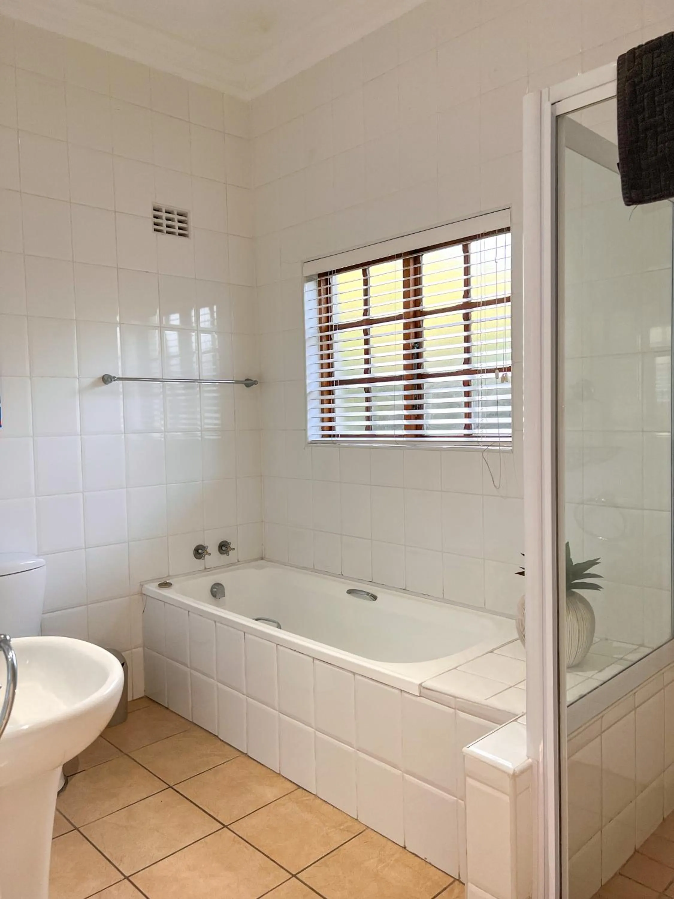 Toilet in Bunkers Inn Guesthouse