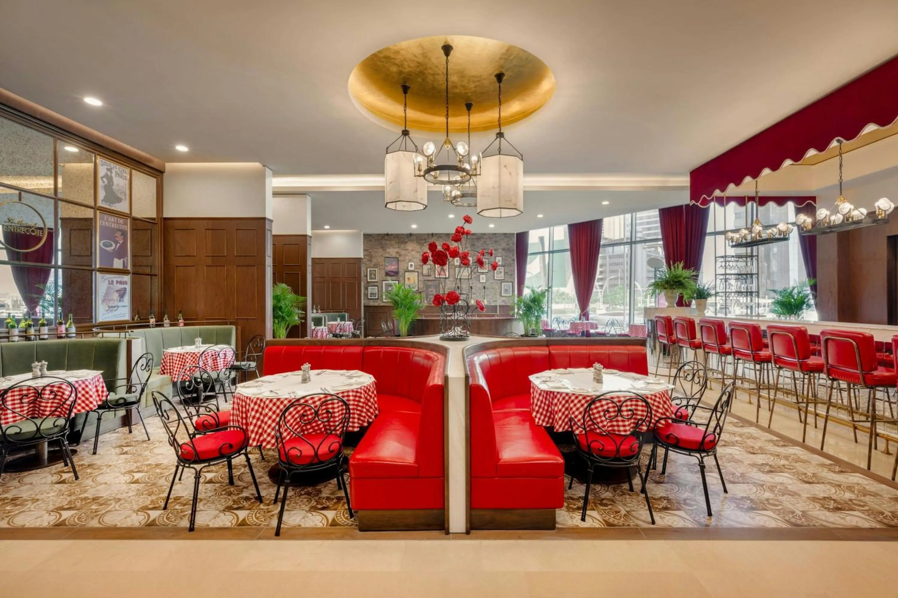 Restaurant/places to eat in Le Meridien City Center Doha