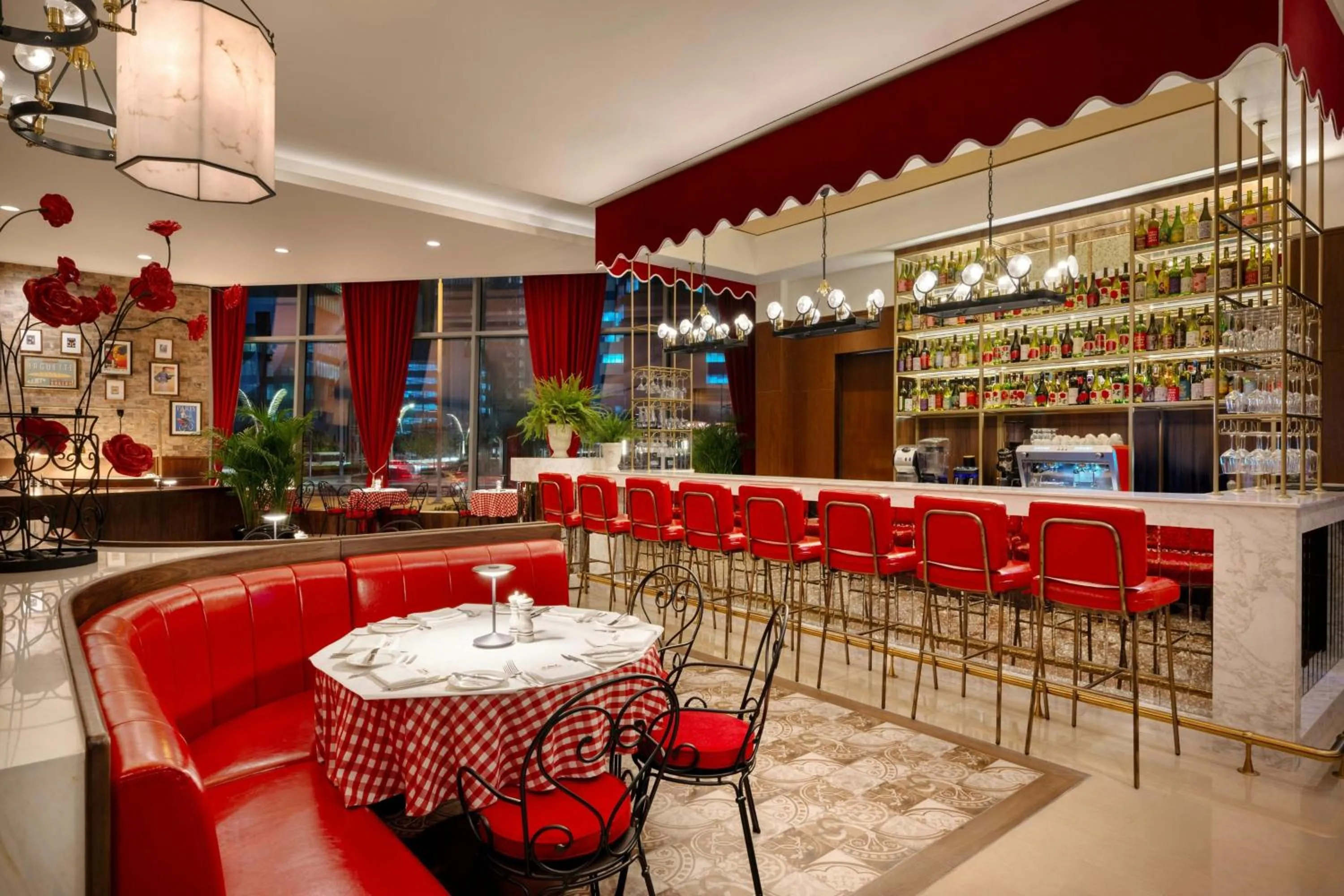 Restaurant/places to eat in Le Meridien City Center Doha