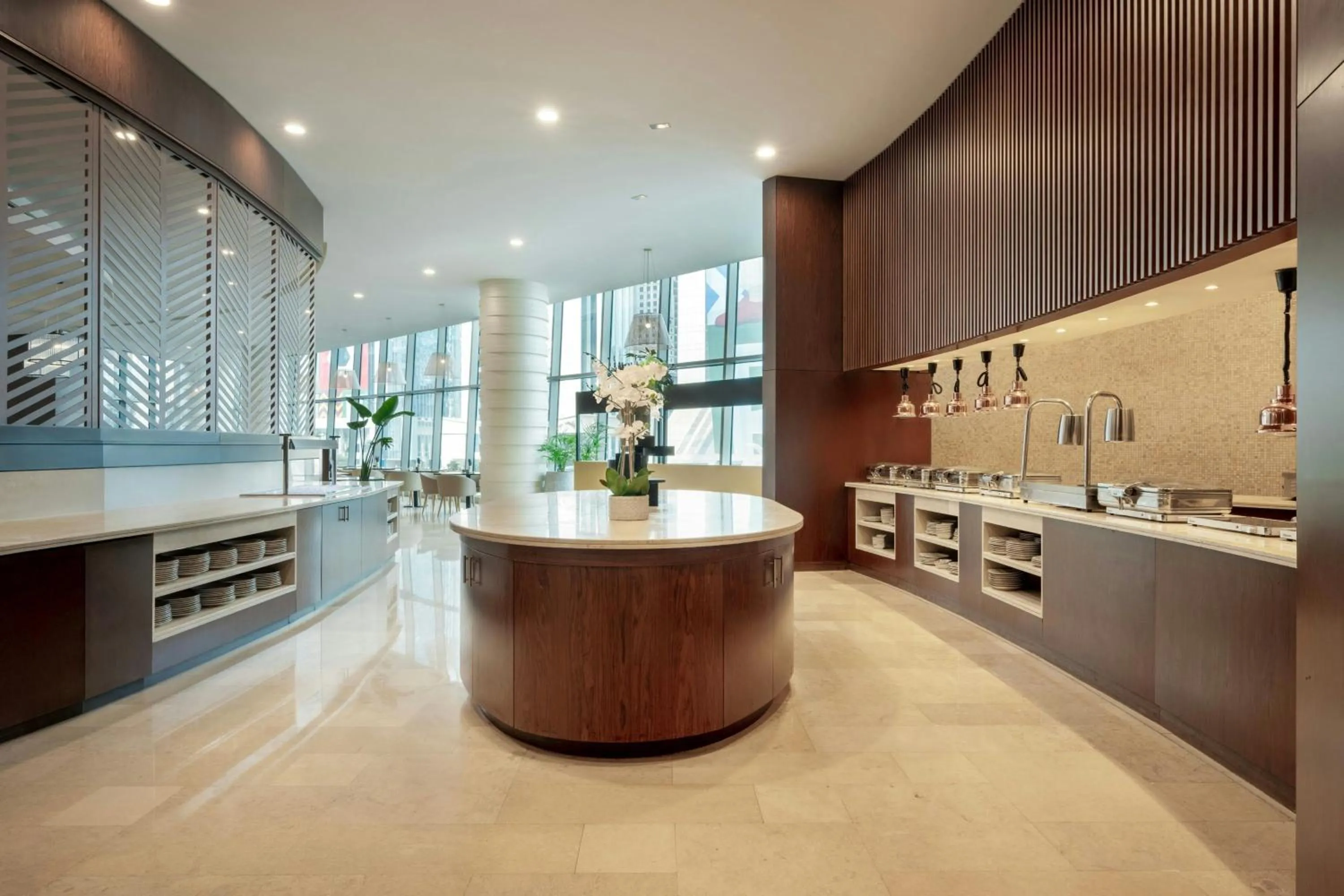 Restaurant/places to eat in Le Meridien City Center Doha