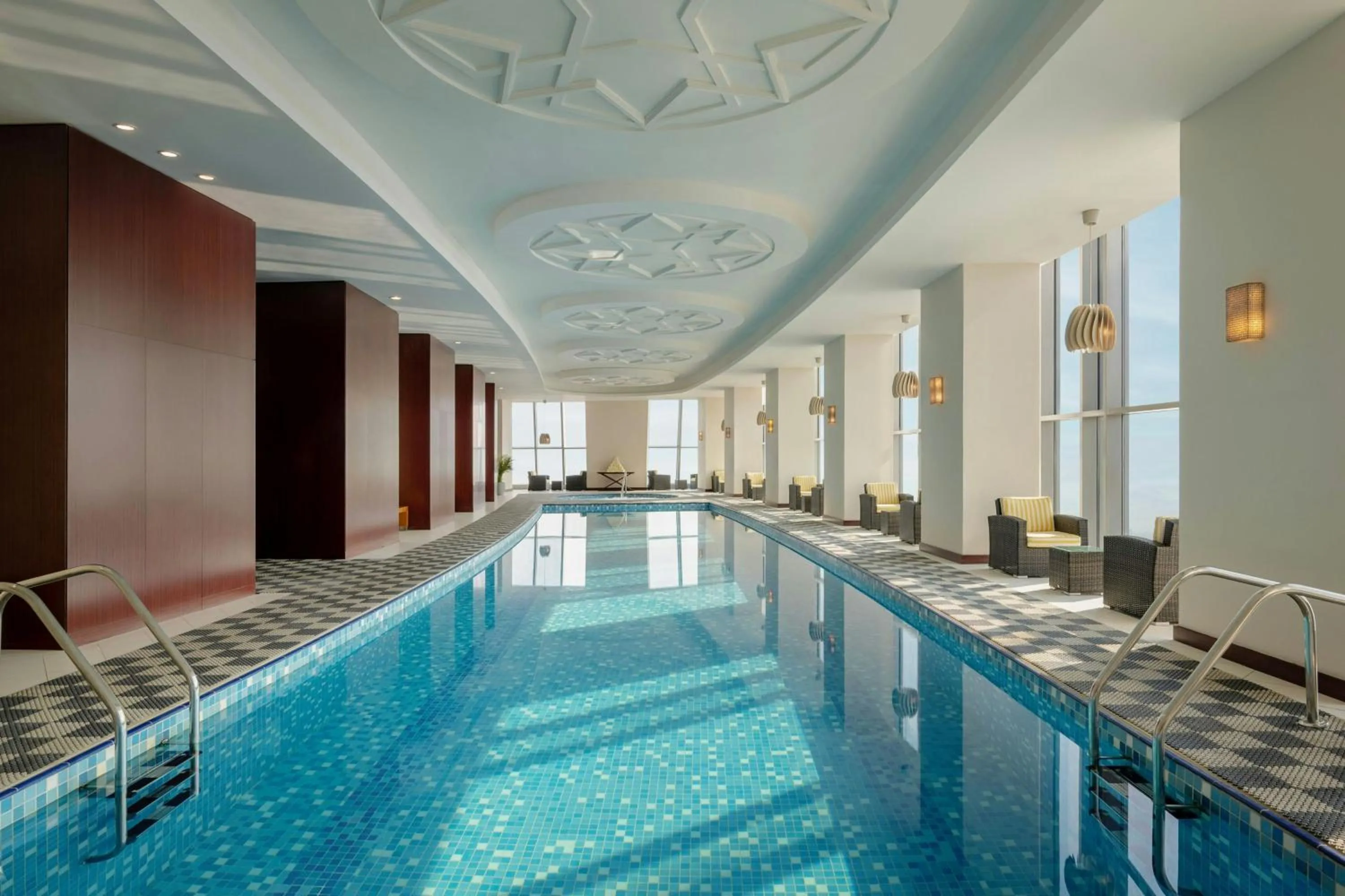 Swimming pool in Le Meridien City Center Doha