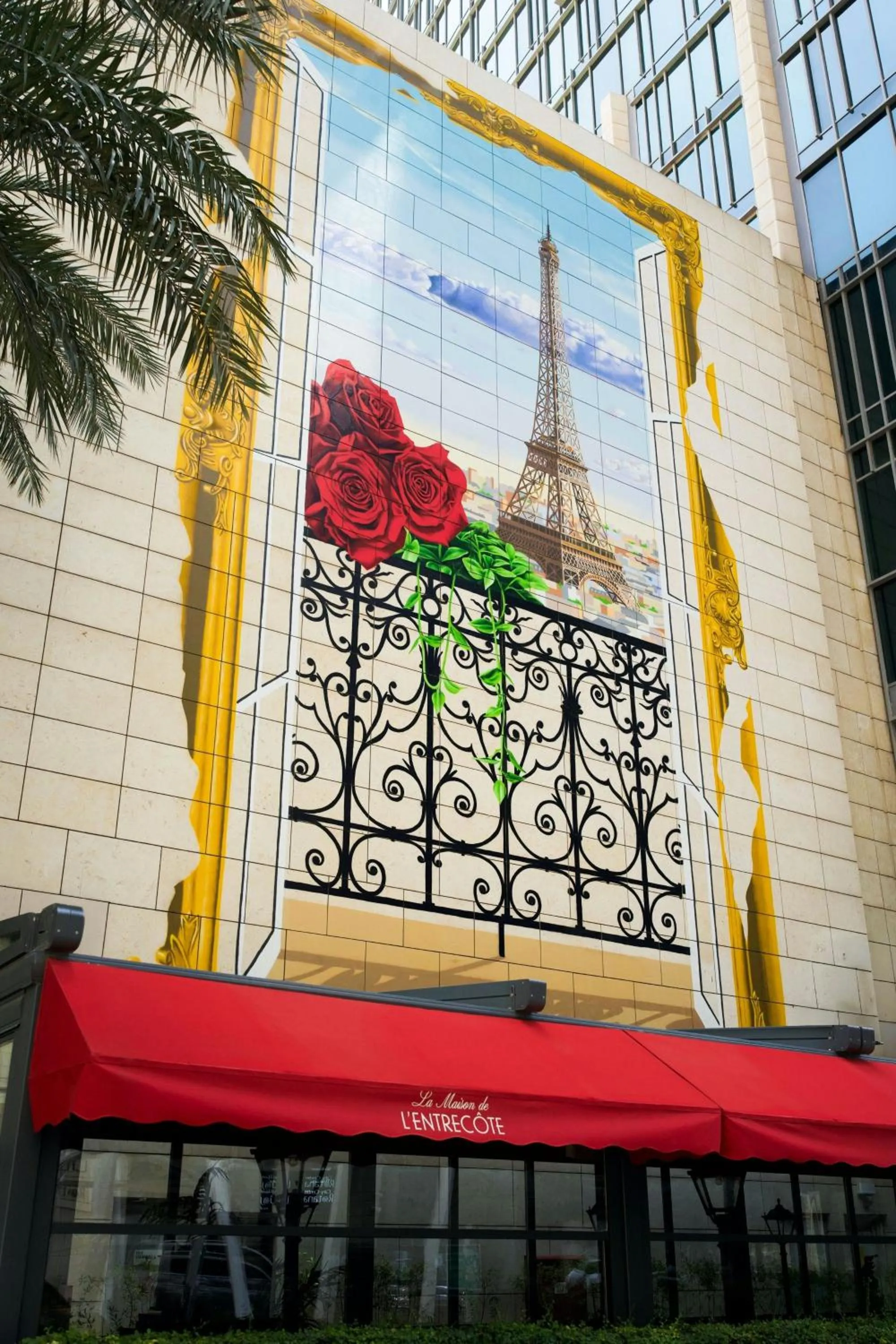 Restaurant/places to eat in Le Meridien City Center Doha