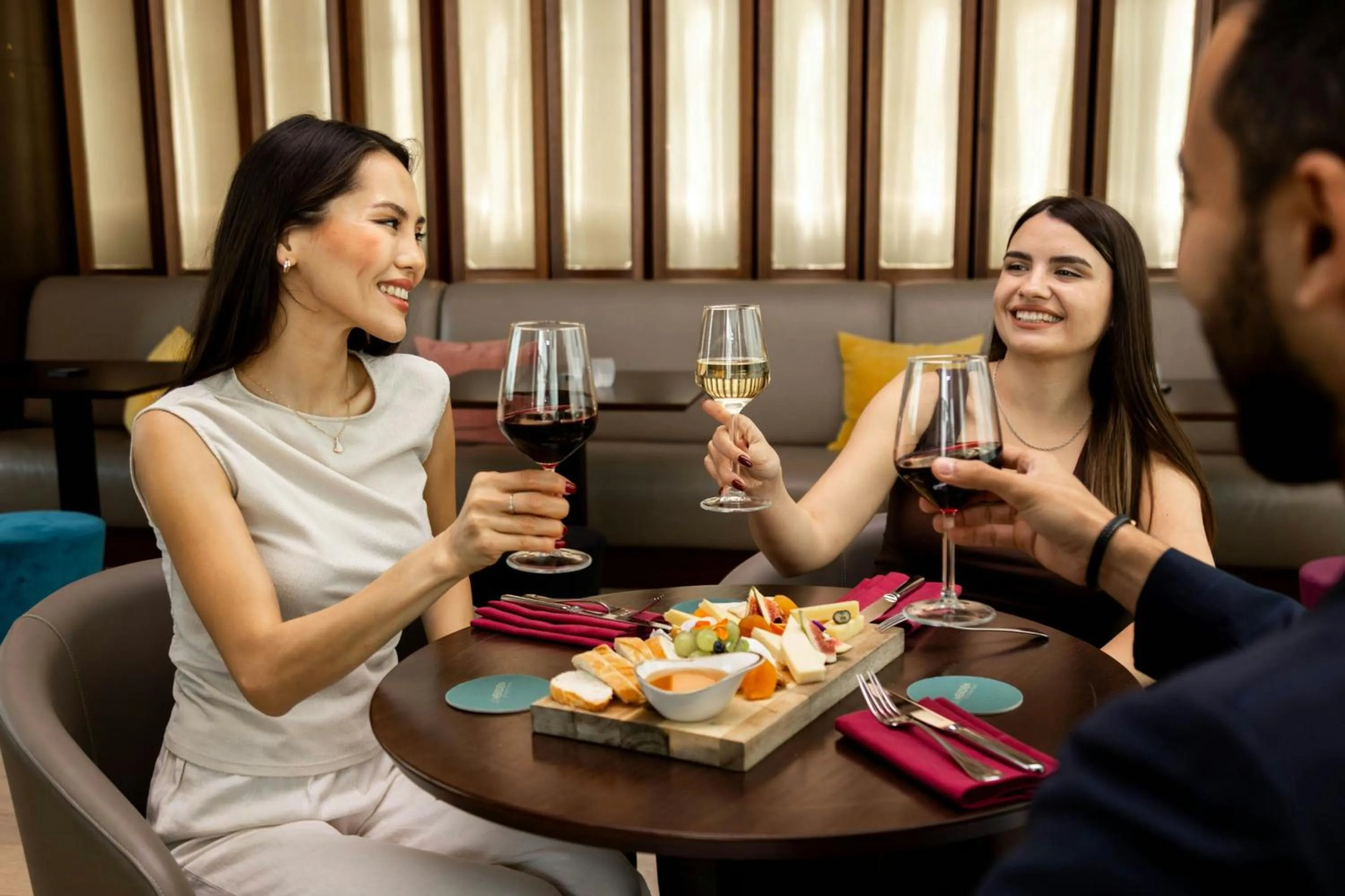 Lounge or bar in Le Meridien City Center Doha