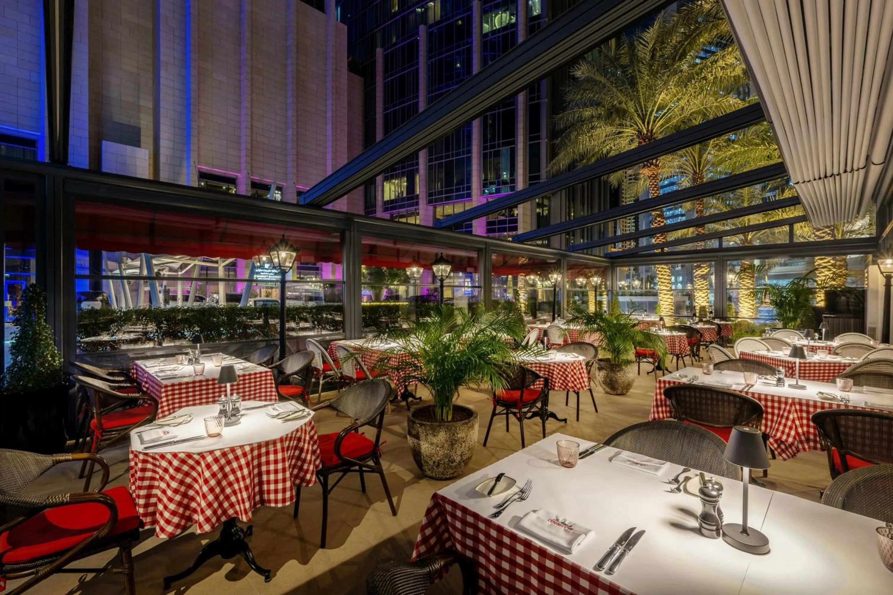 Restaurant/places to eat in Le Meridien City Center Doha