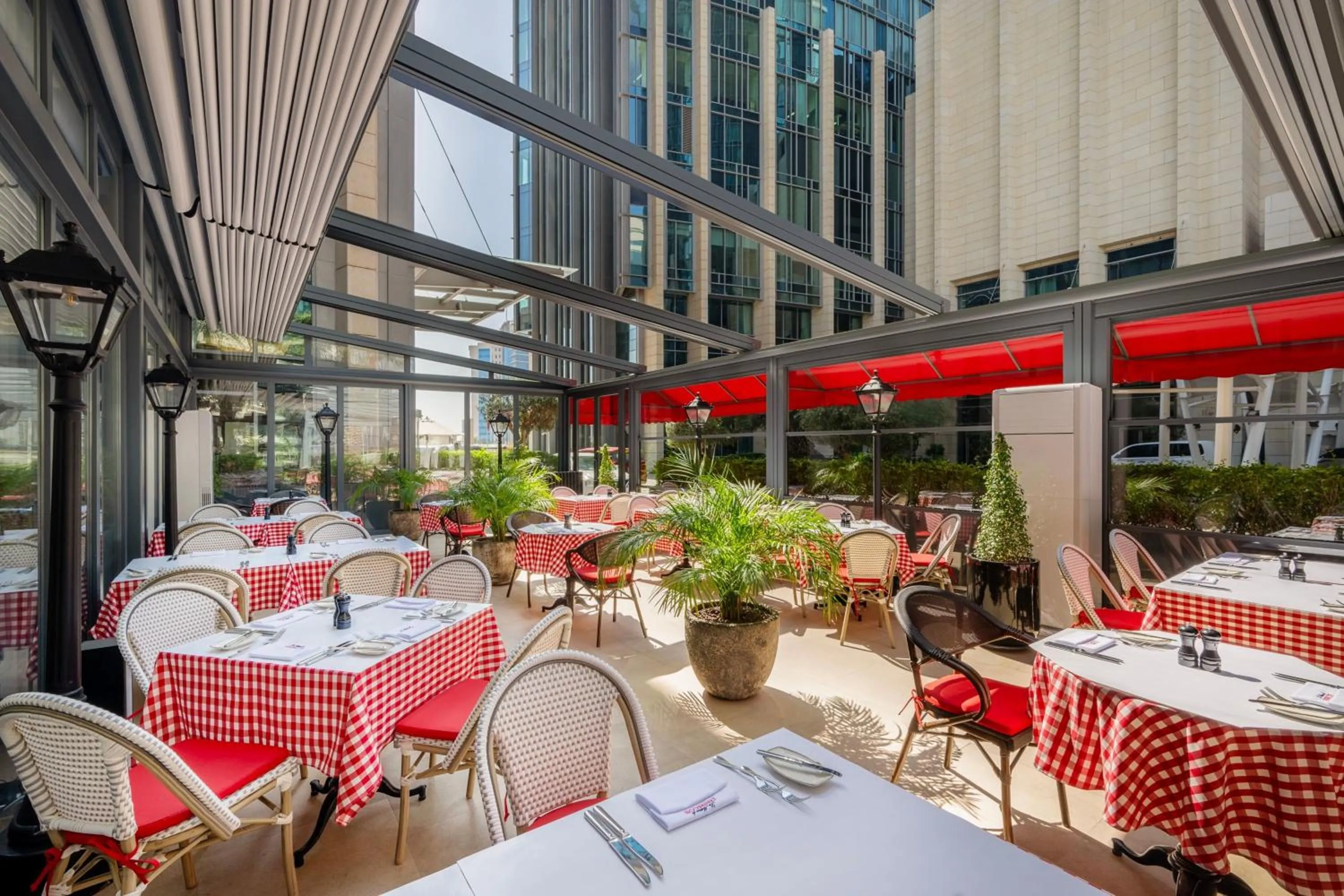 Restaurant/places to eat in Le Meridien City Center Doha