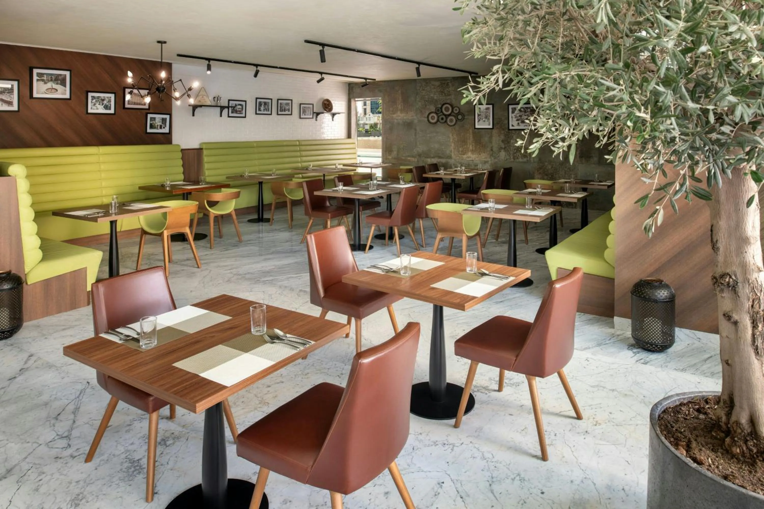 Restaurant/places to eat in Element by Westin City Center Doha