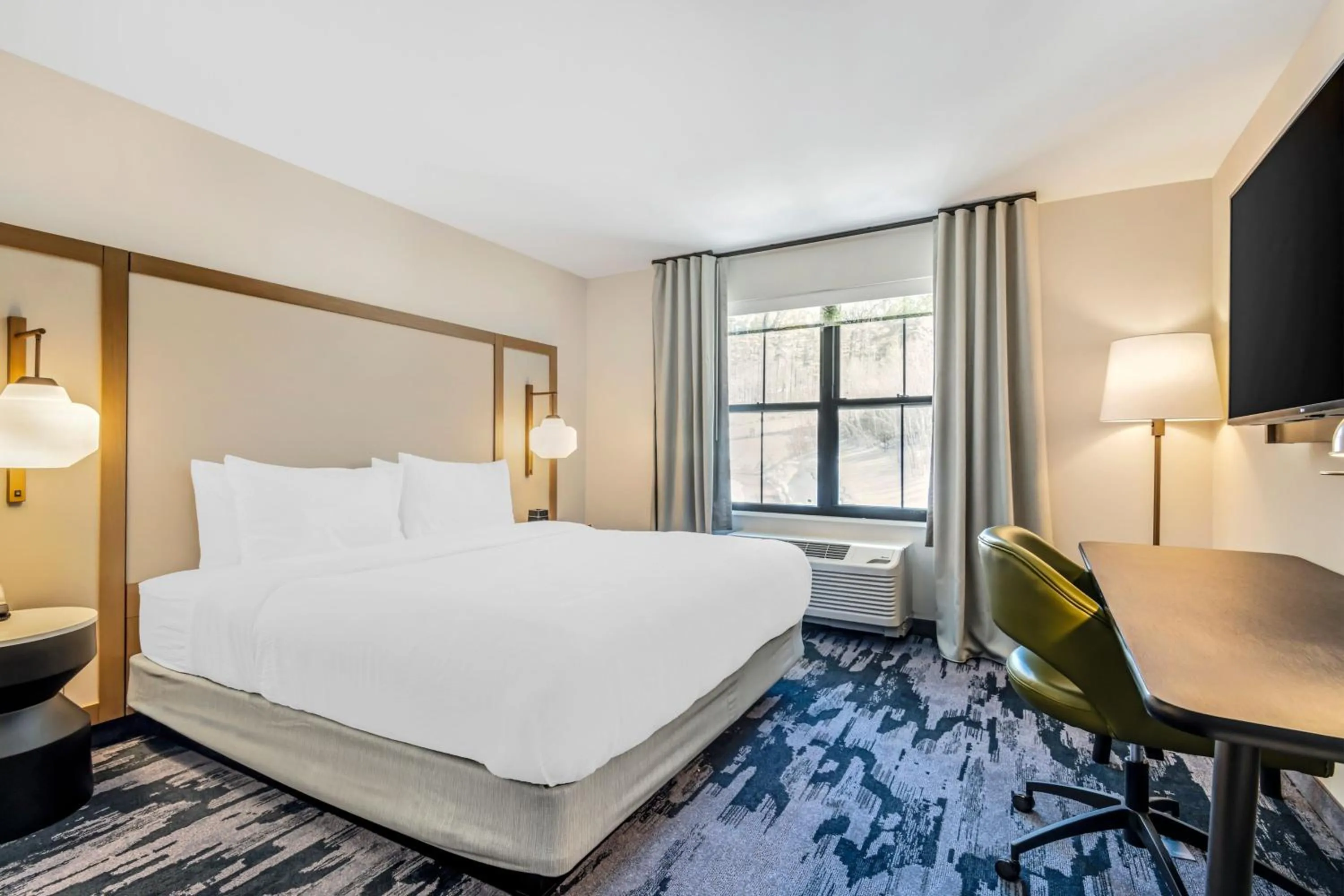 Photo of the whole room, Bed in Fairfield by Marriott Inn & Suites North Conway