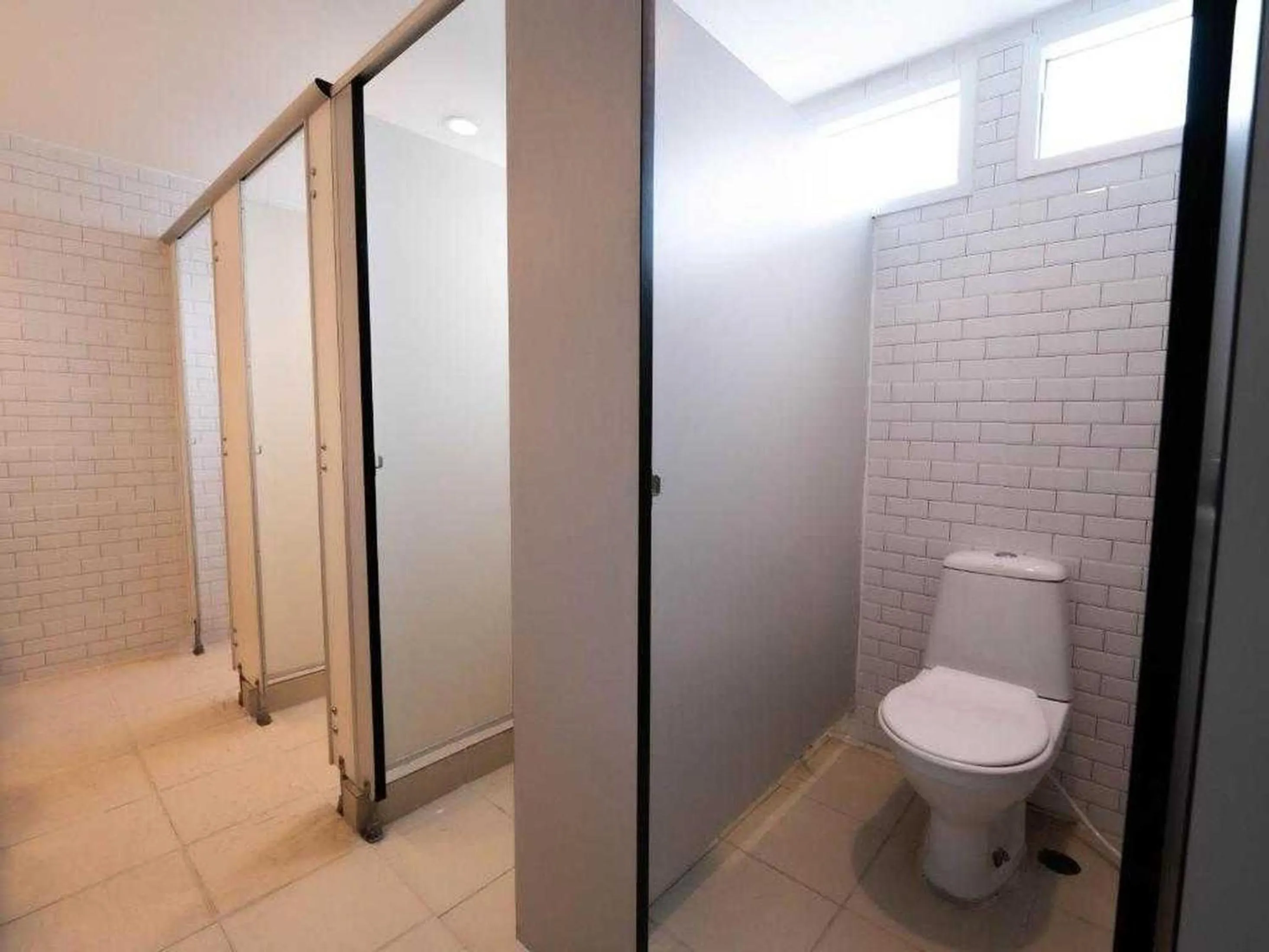 Bathroom in RQ Bangkok Sukhumvit 50 by Collection O