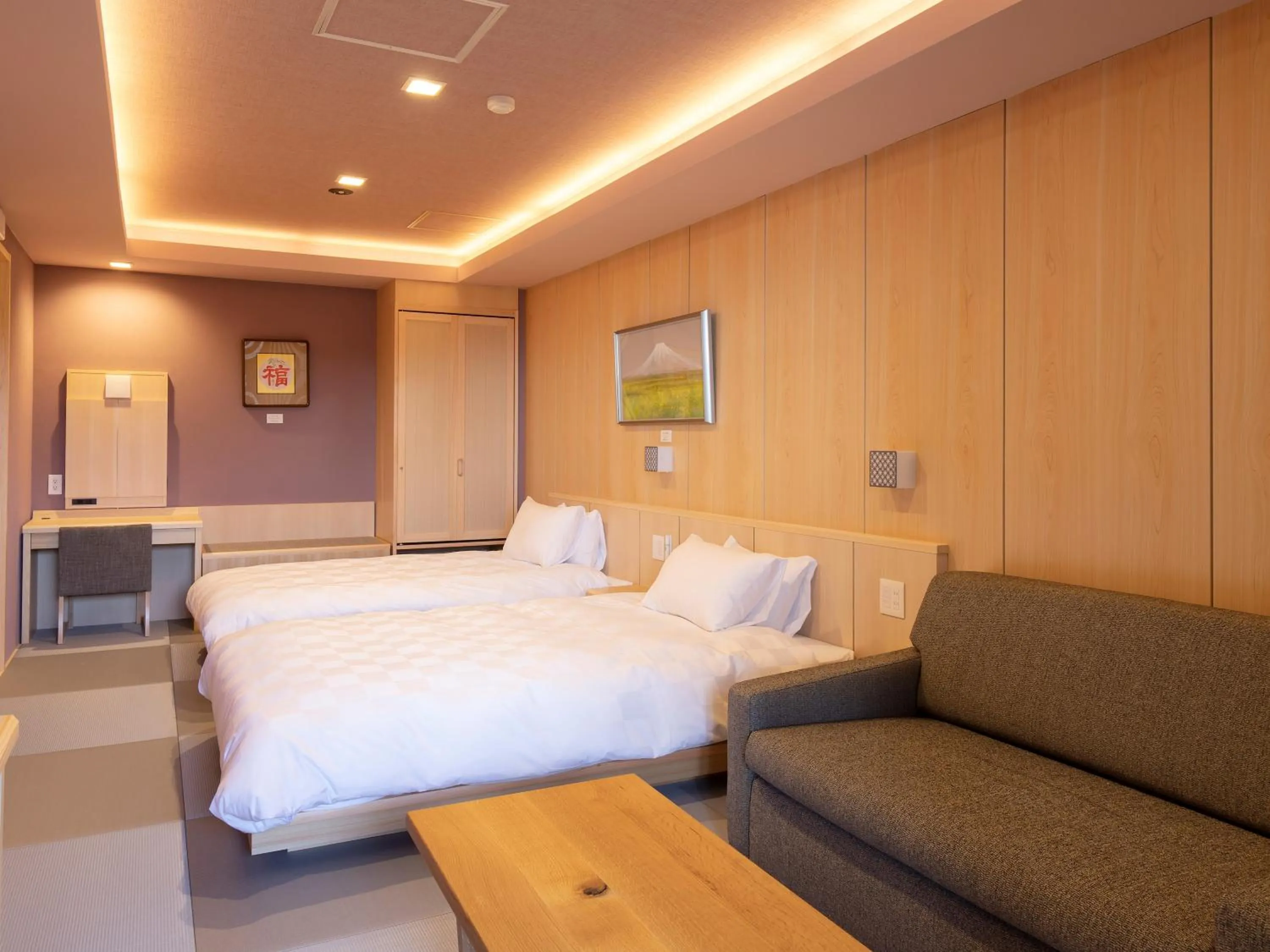 Photo of the whole room, Bed in Hotel Shikinoyakata Hakone Ashinoko