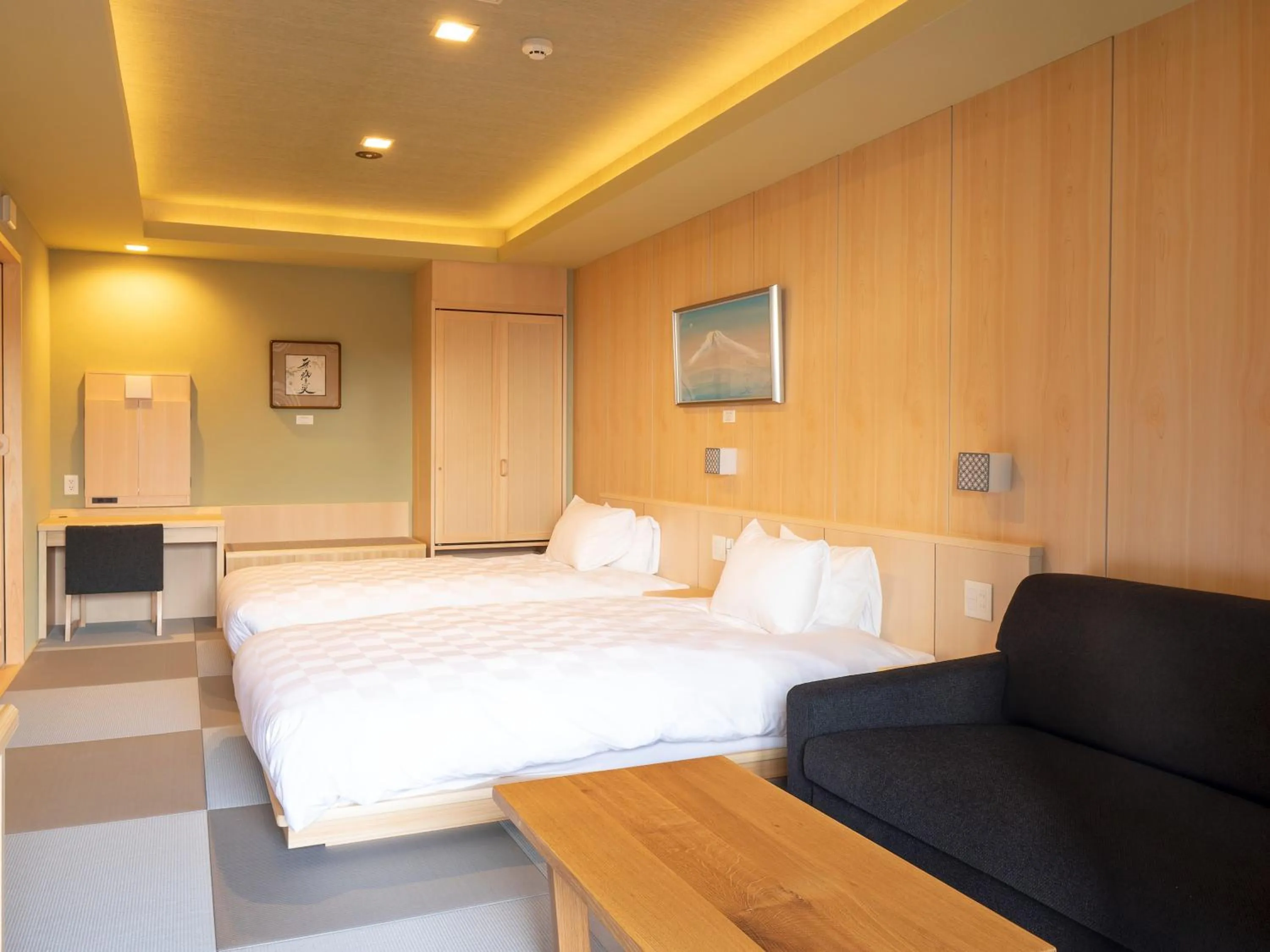 Photo of the whole room, Bed in Hotel Shikinoyakata Hakone Ashinoko