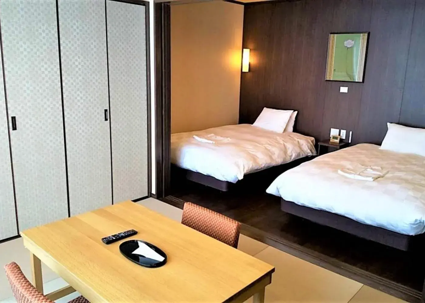 Superior Japanese-Style Twin Room with Tatami area - single occupancy in Hotel Morinokaze Hakone Sengokuhara Superior Japanese-Style Twin Room with Tatami area - single occupancy in Hotel Morinokaze Hakone Sengokuhara
