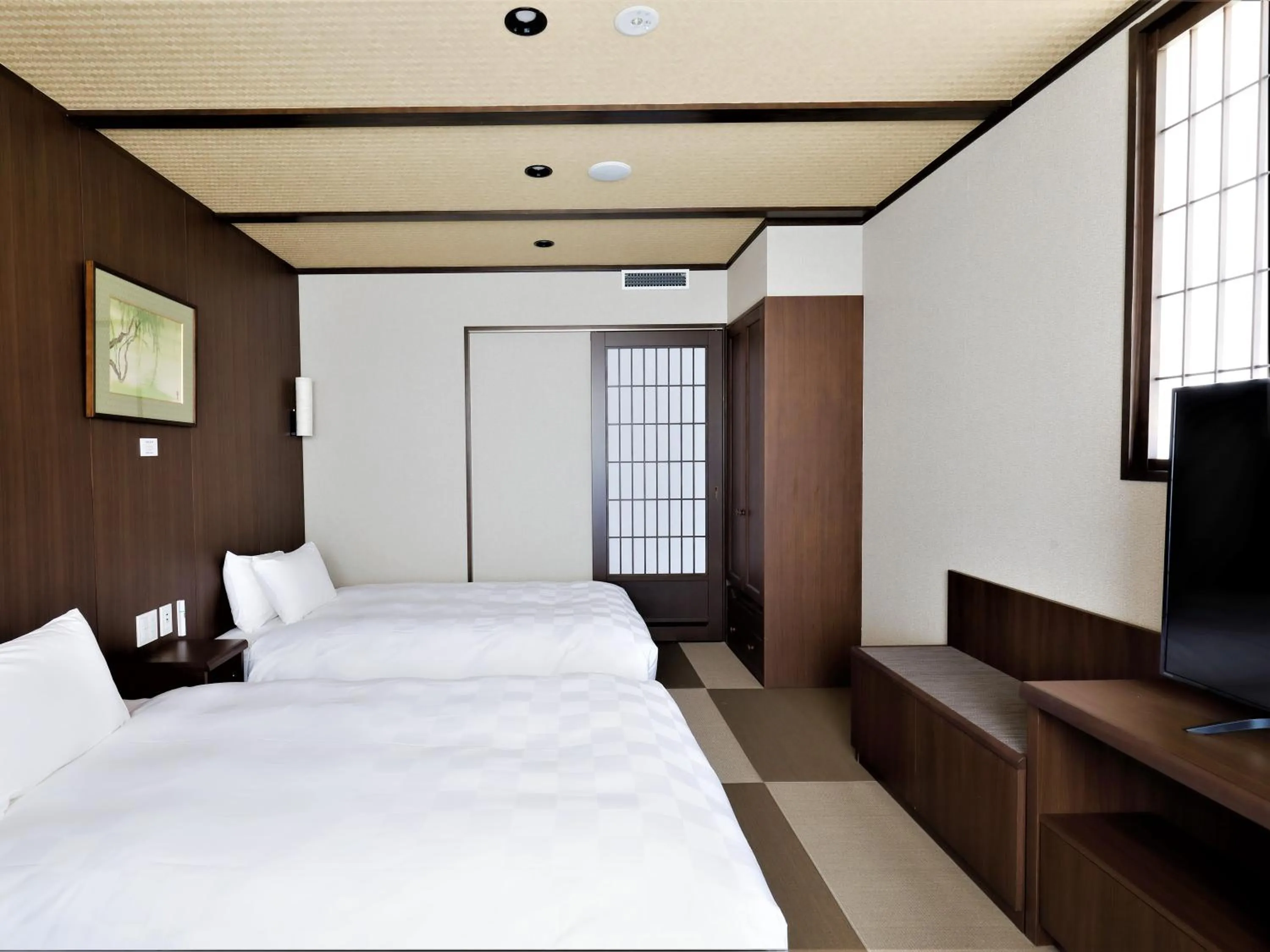 Photo of the whole room, Bed in Hotel Morinokaze Hakone Sengokuhara