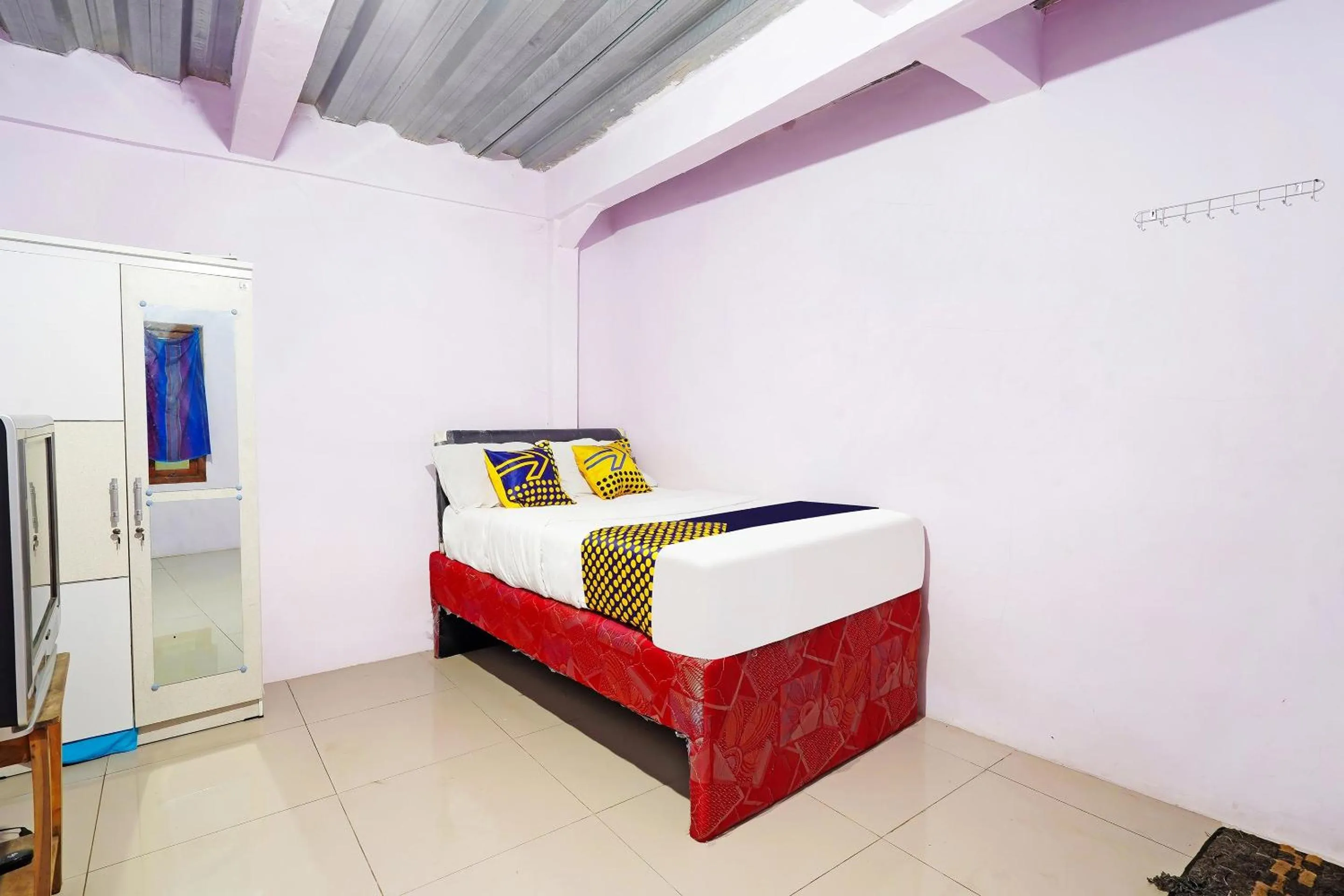 Bedroom, Bed in Hotel O Biring Residence