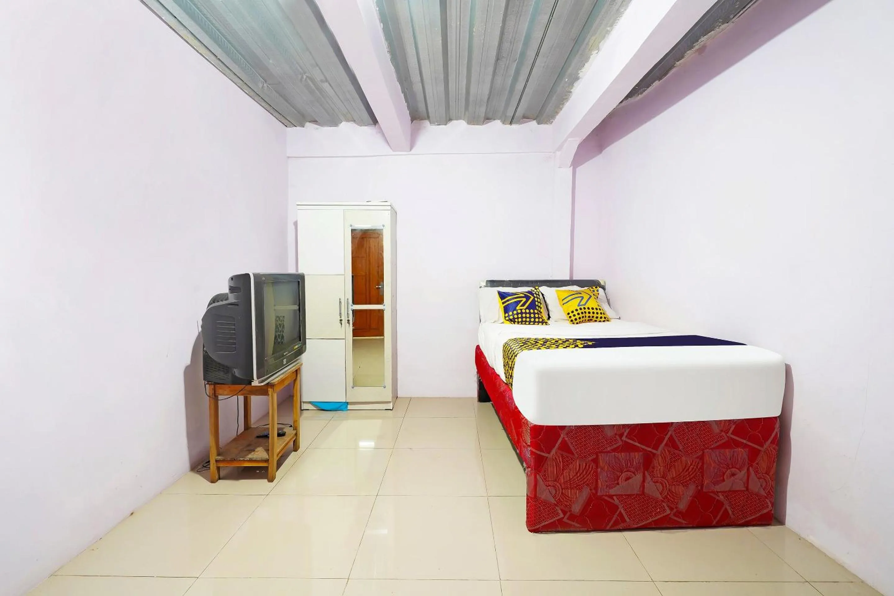 Bedroom in Hotel O Biring Residence
