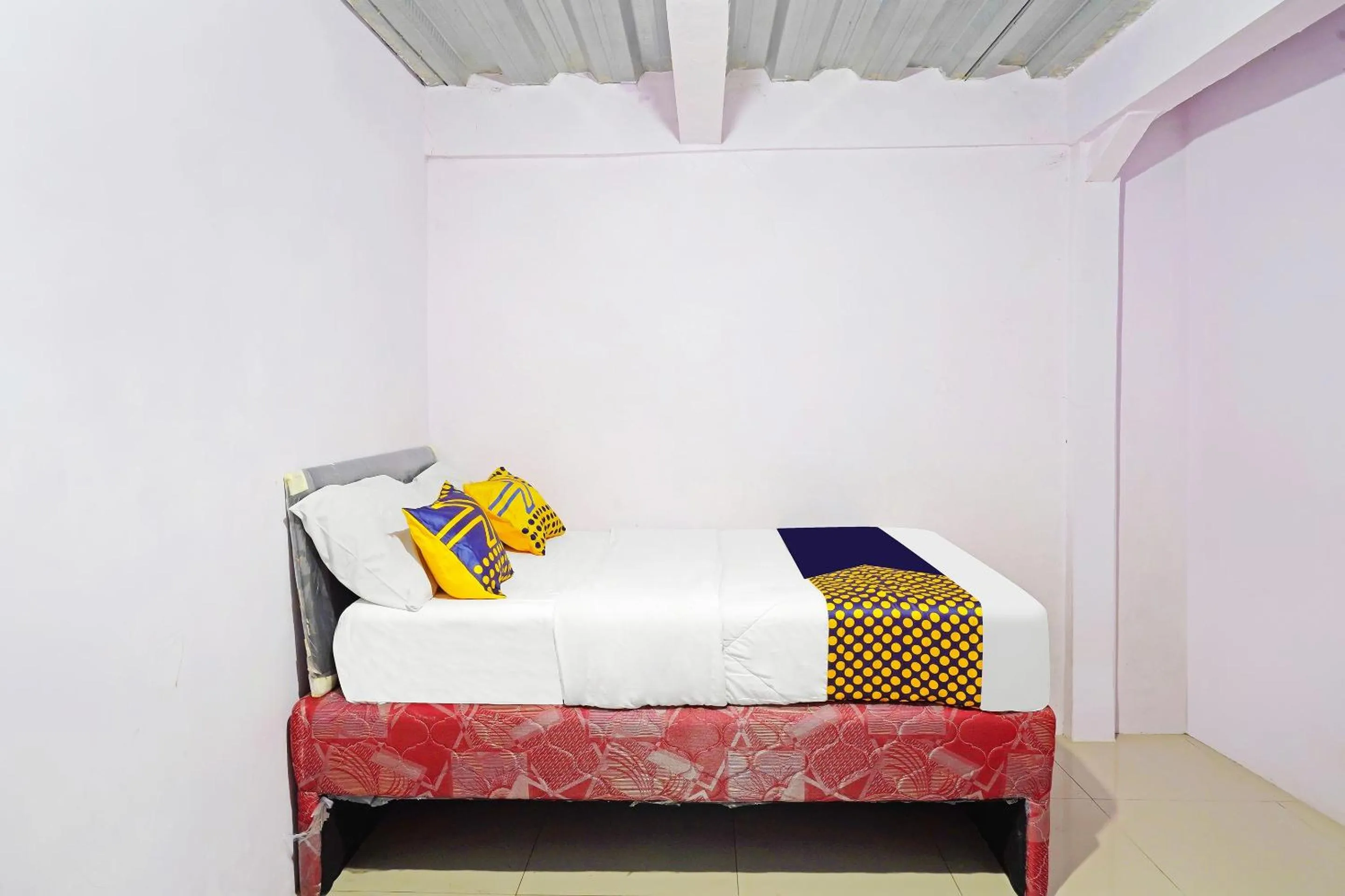 Bedroom, Bed in Hotel O Biring Residence