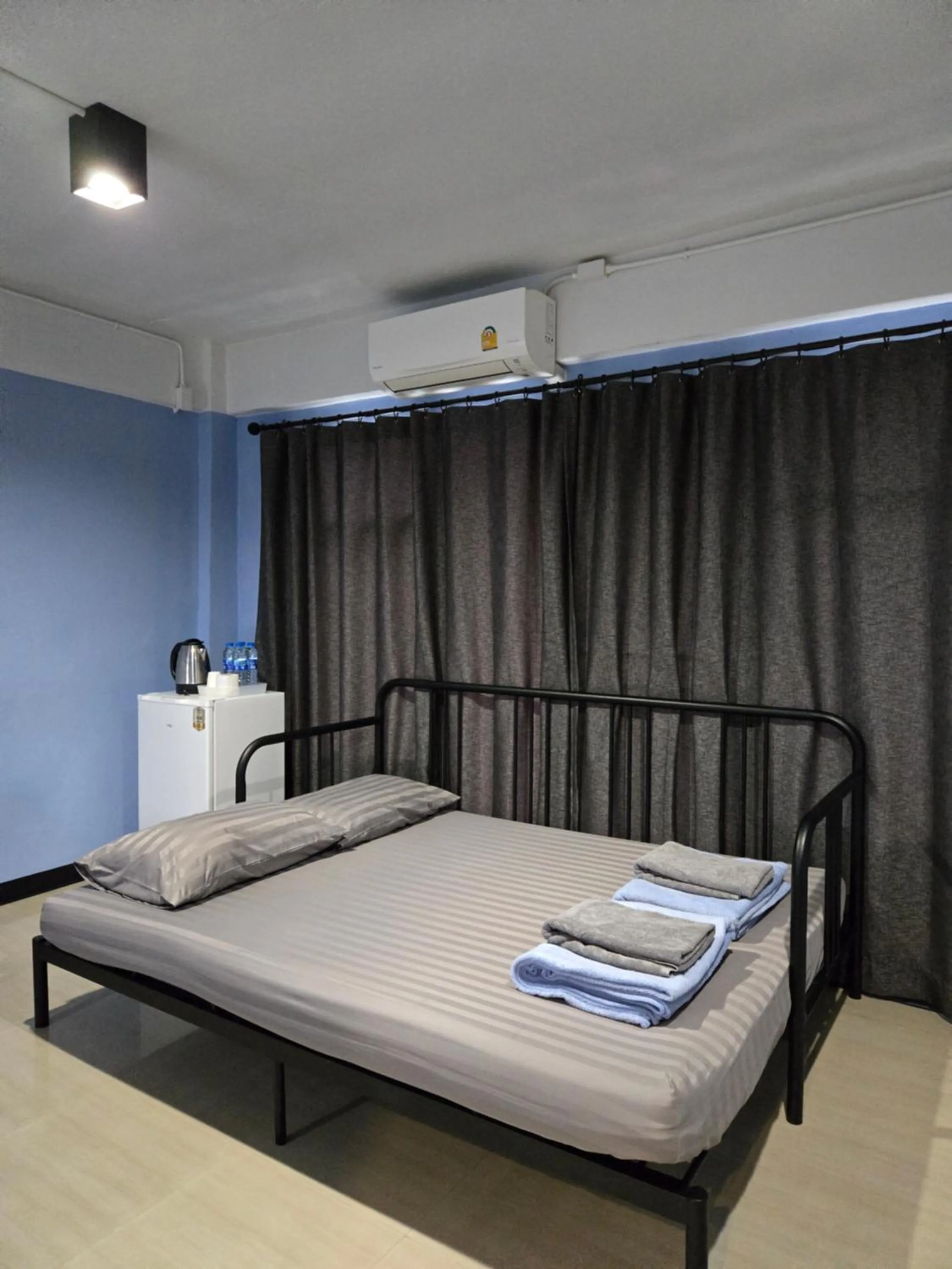 Bed in HOUSEMODE - BAANYAI @ Wongwian Yai