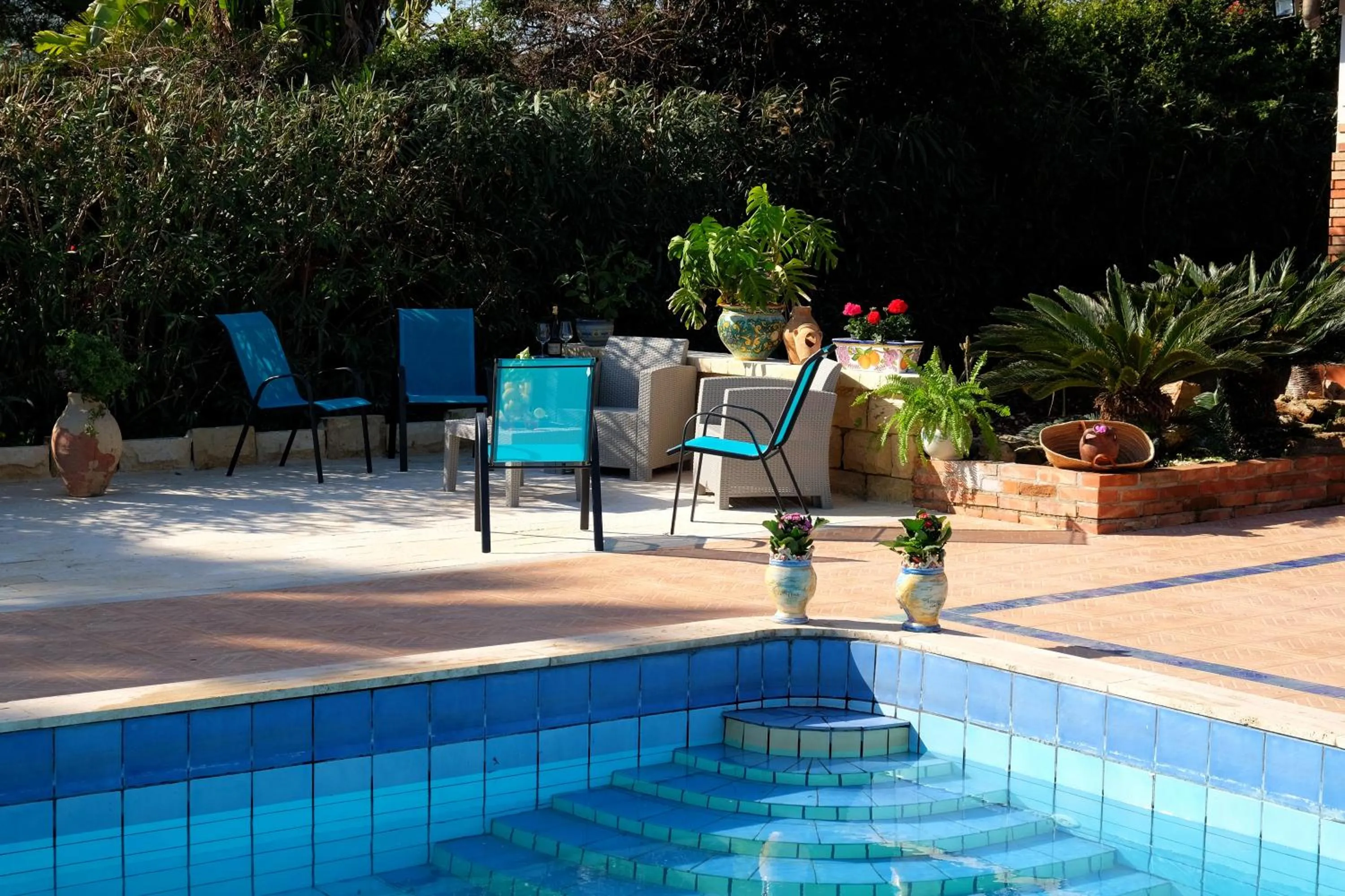 Swimming pool in B&B Il Mandorleto Avola