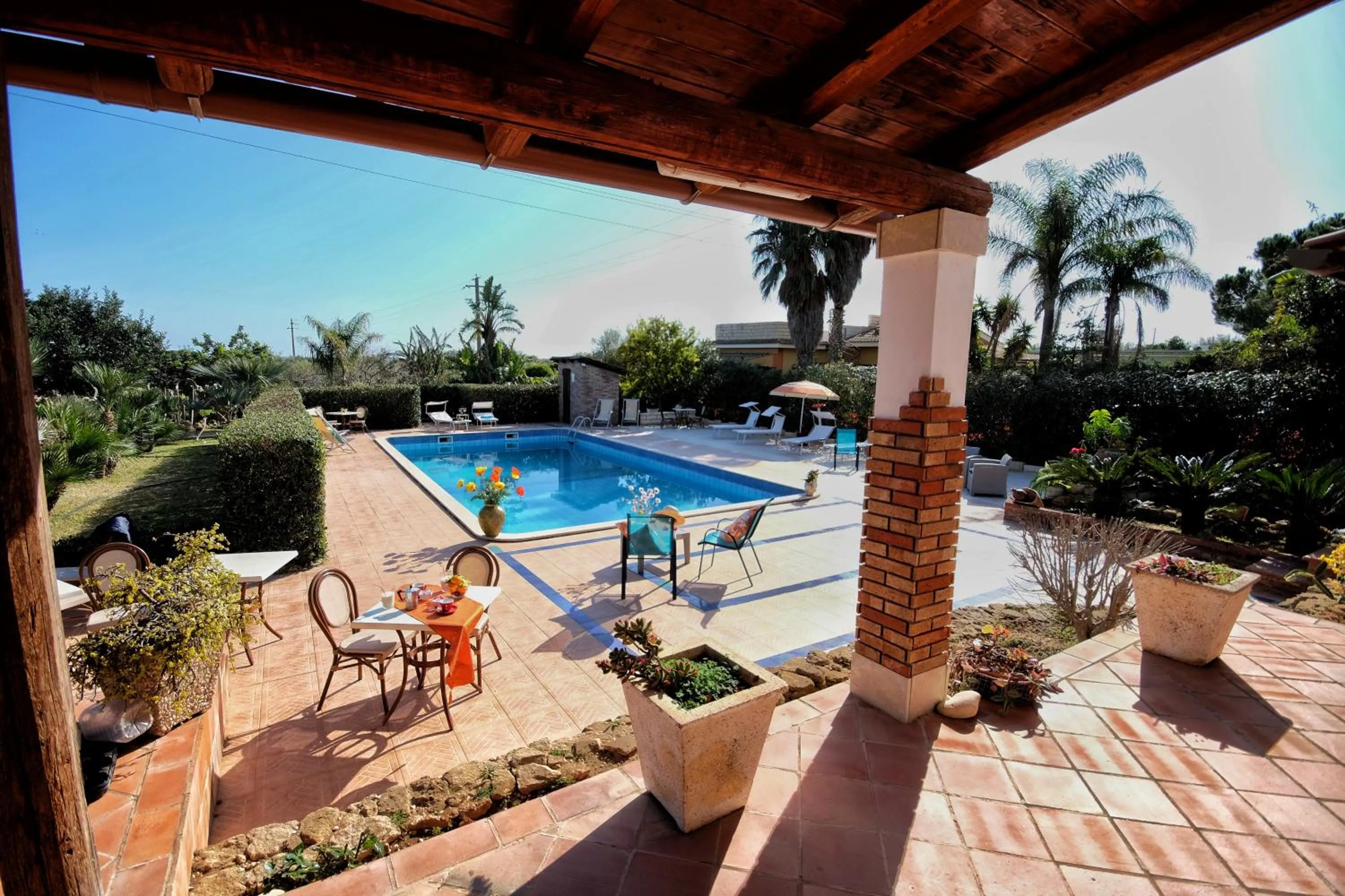 Pool view in B&B Il Mandorleto Avola