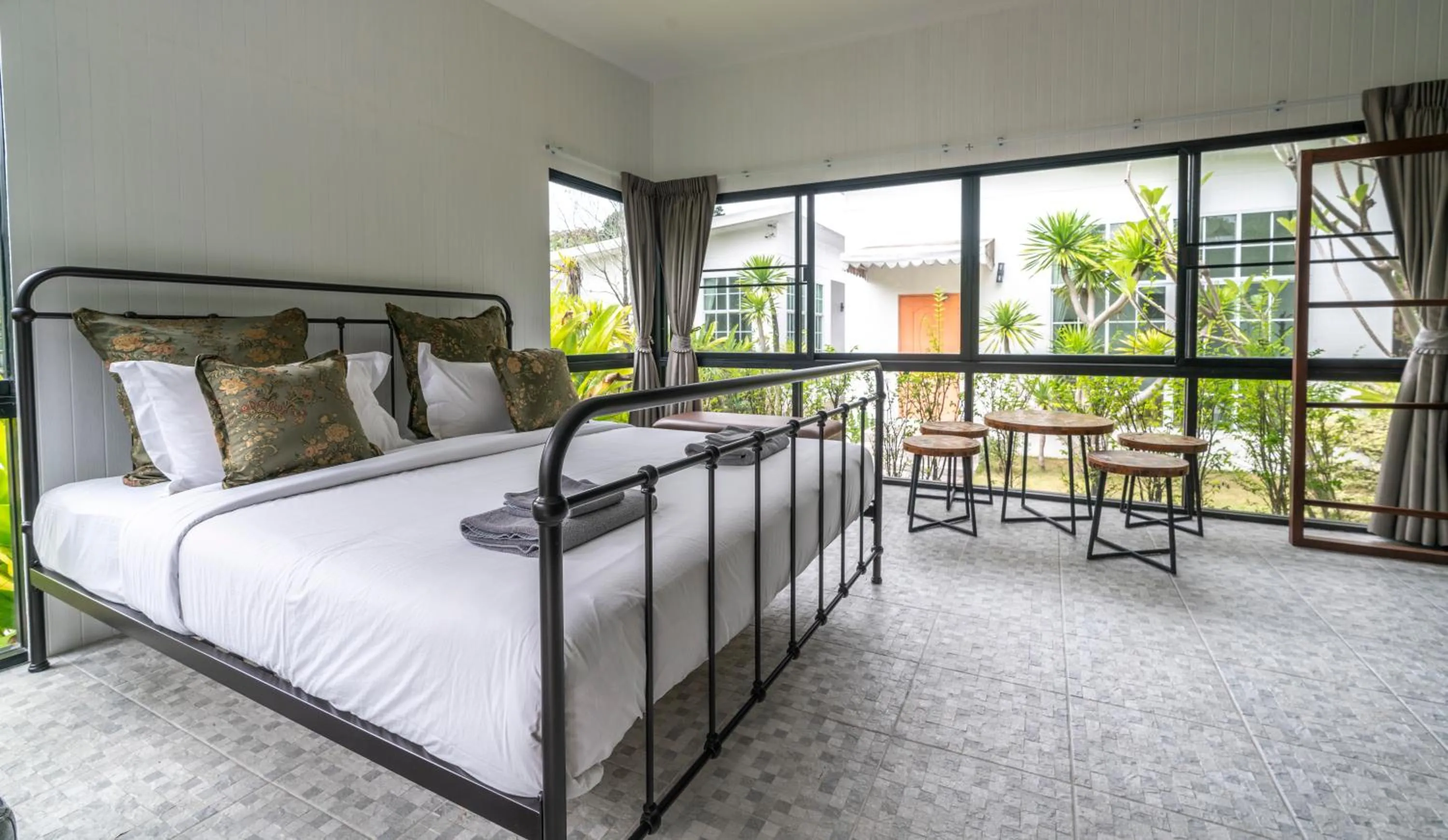 Bedroom, Bed in Utapao sattahip rayong resort