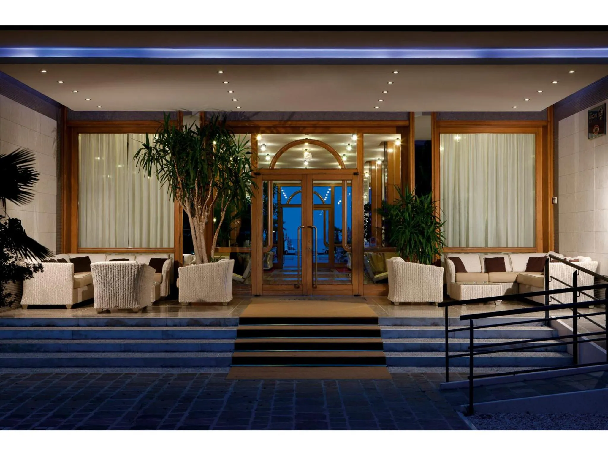 Facade/entrance in Hotel Aurora