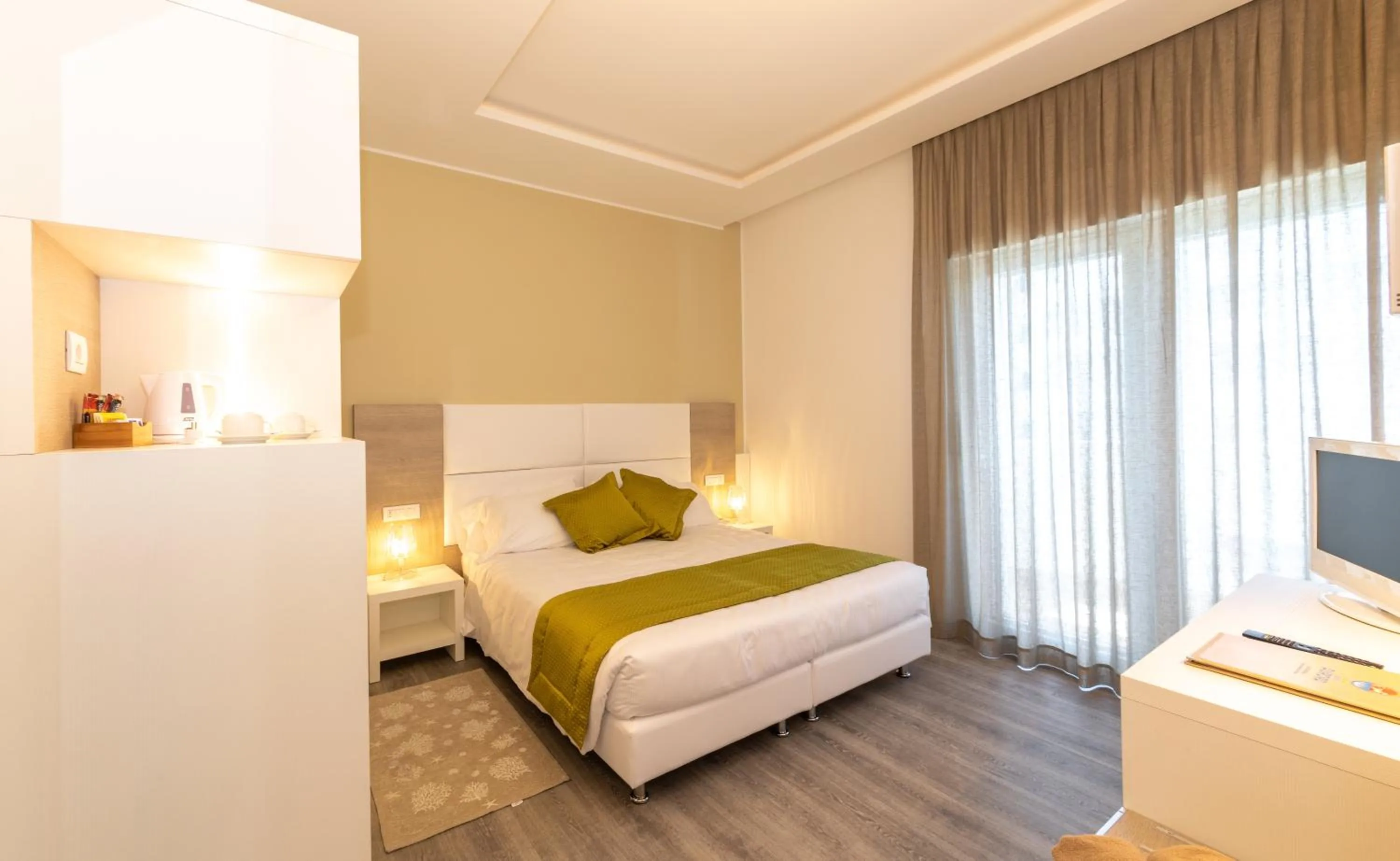 Photo of the whole room, Bed in Hotel Aurora