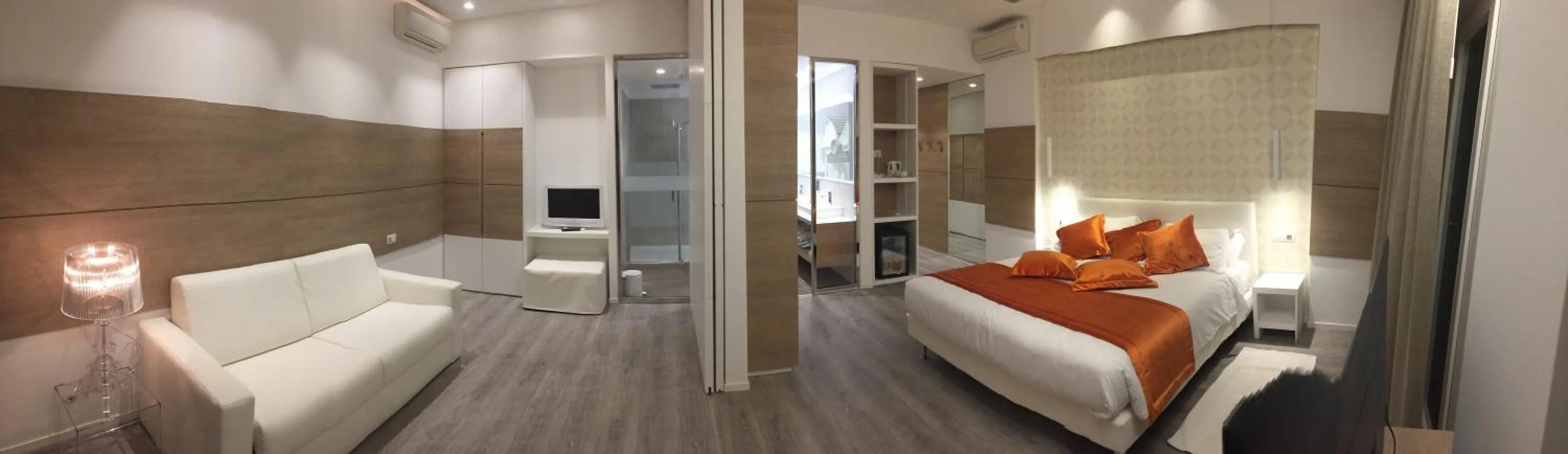 Photo of the whole room, Bed in Hotel Aurora