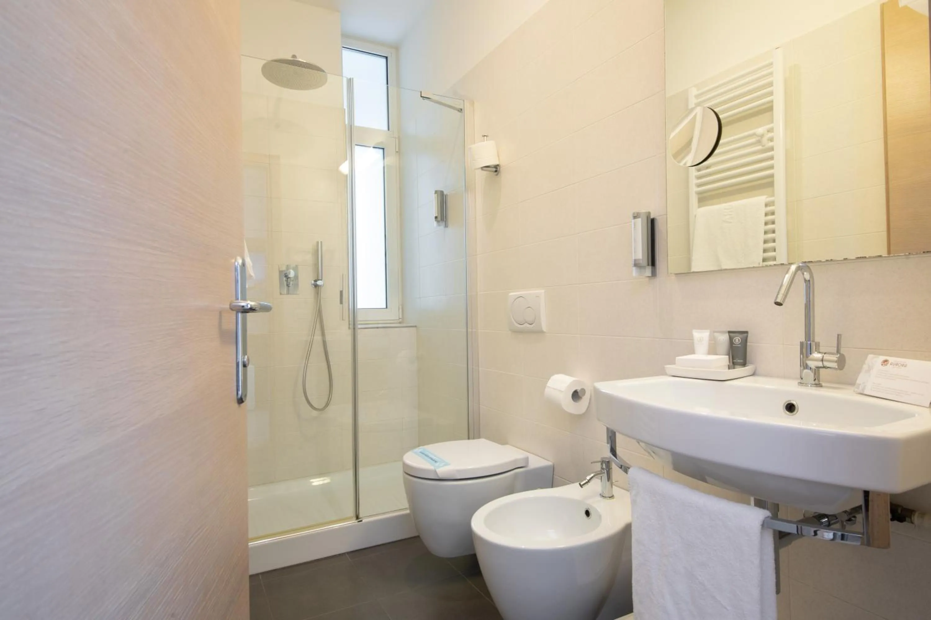 Shower in Hotel Aurora