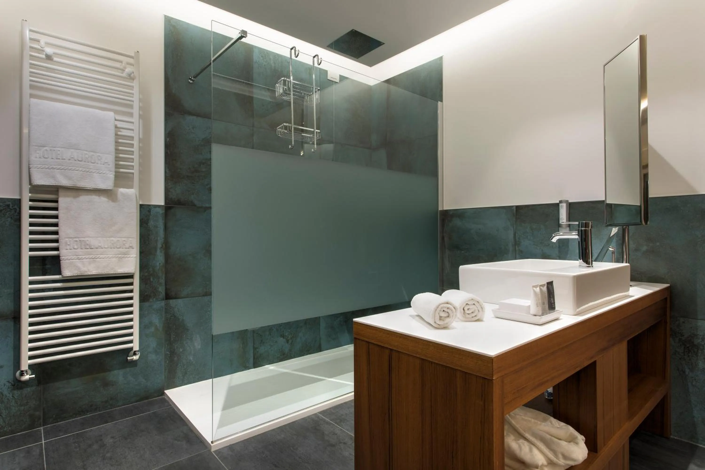 Bathroom in Hotel Aurora