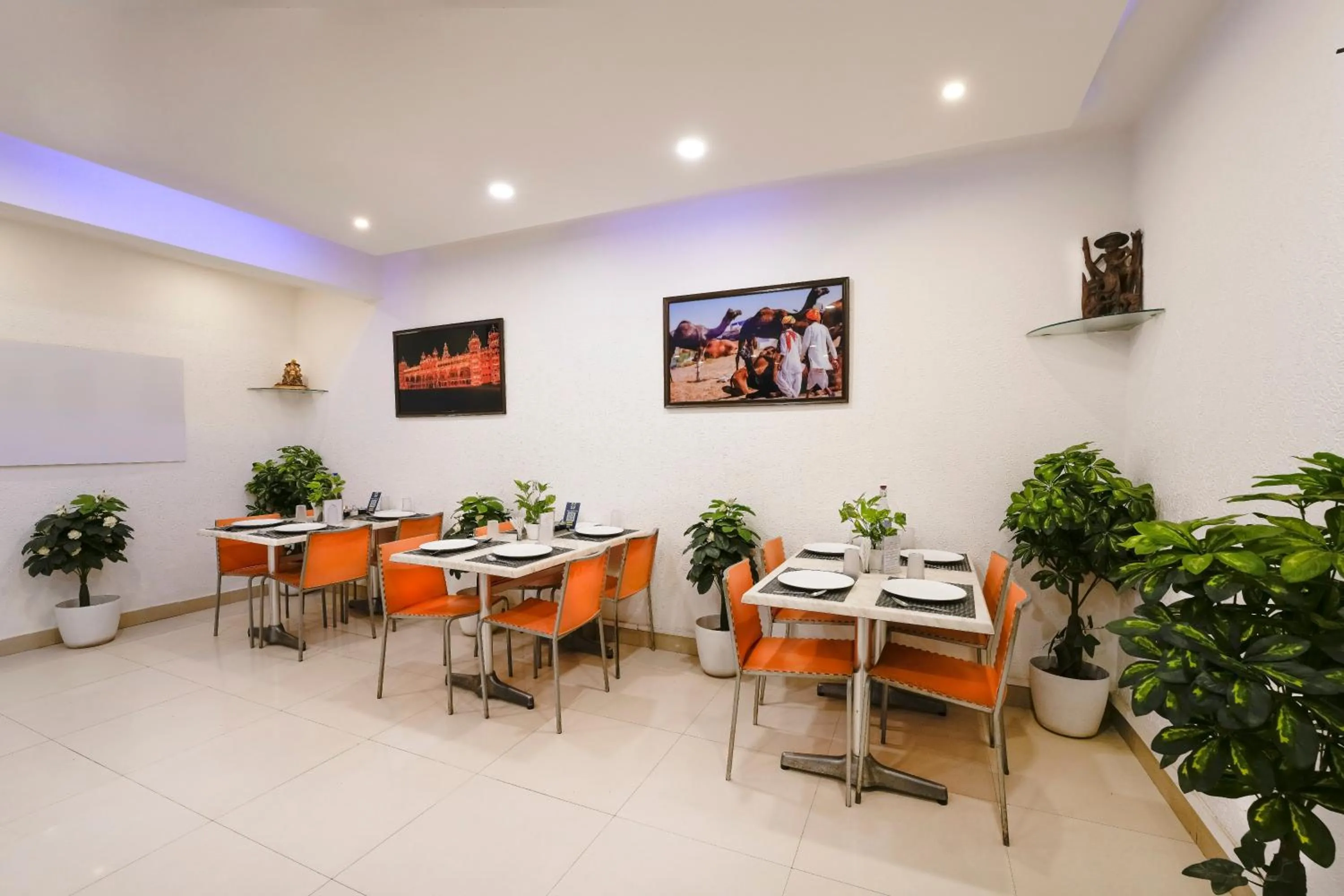 Restaurant/places to eat in Nevesa Inn