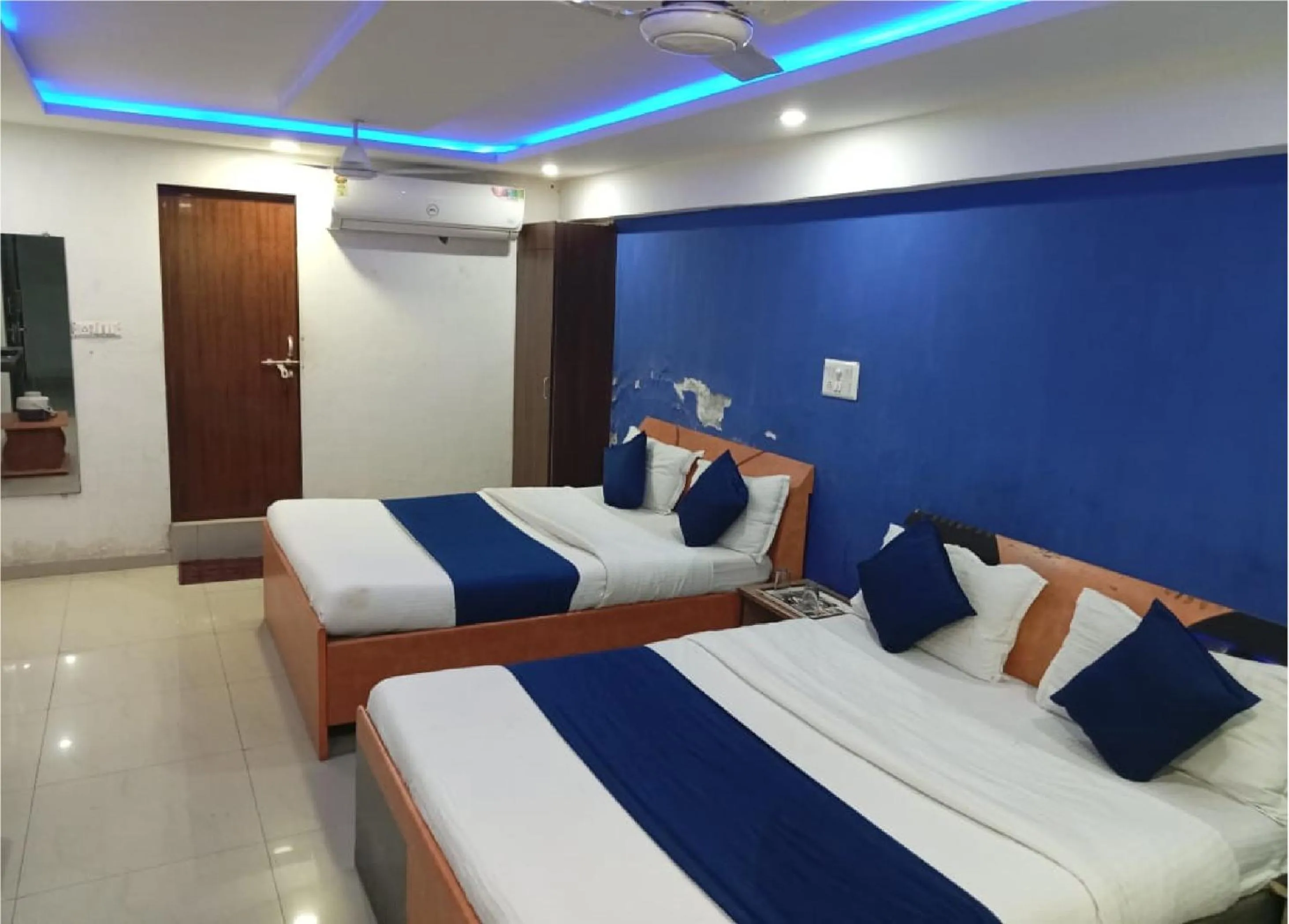 Bed in Hotel Sangam