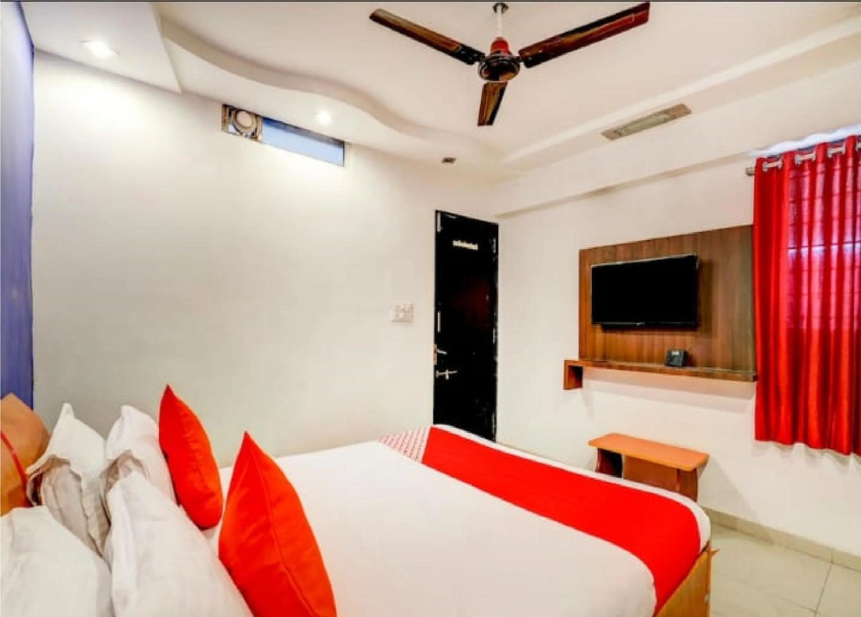Bed in Hotel Sangam