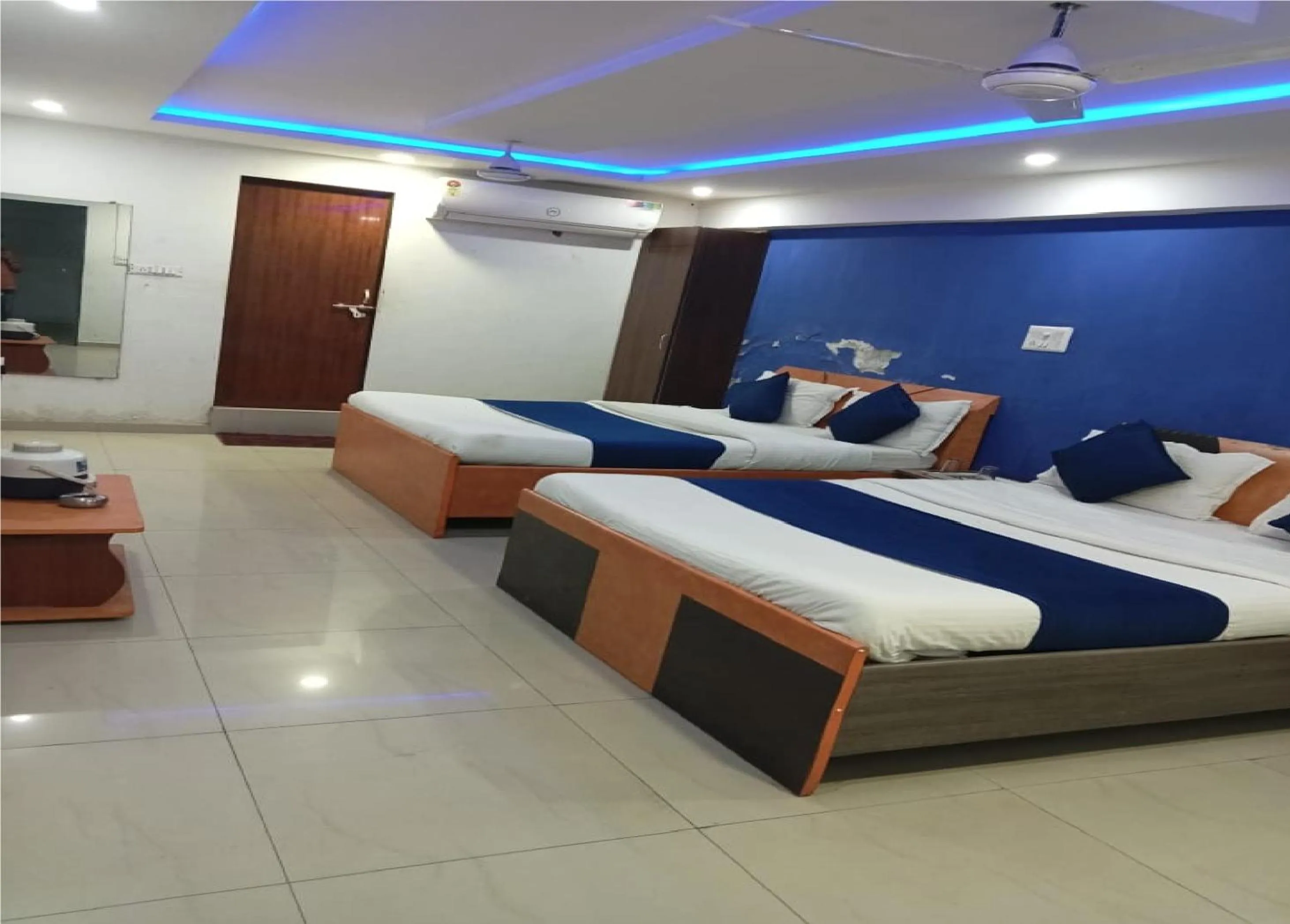 Bed in Hotel Sangam
