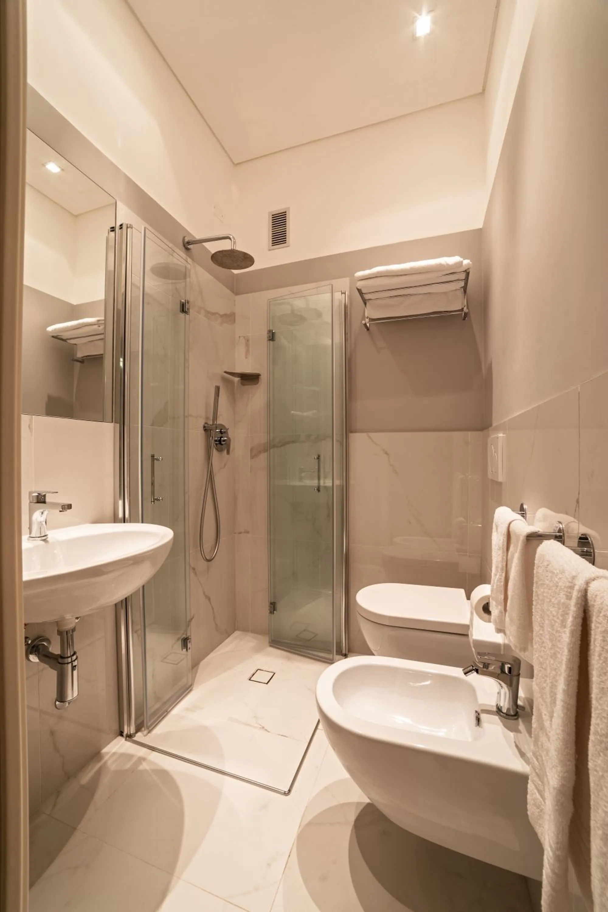 Shower in Hotel Negresco