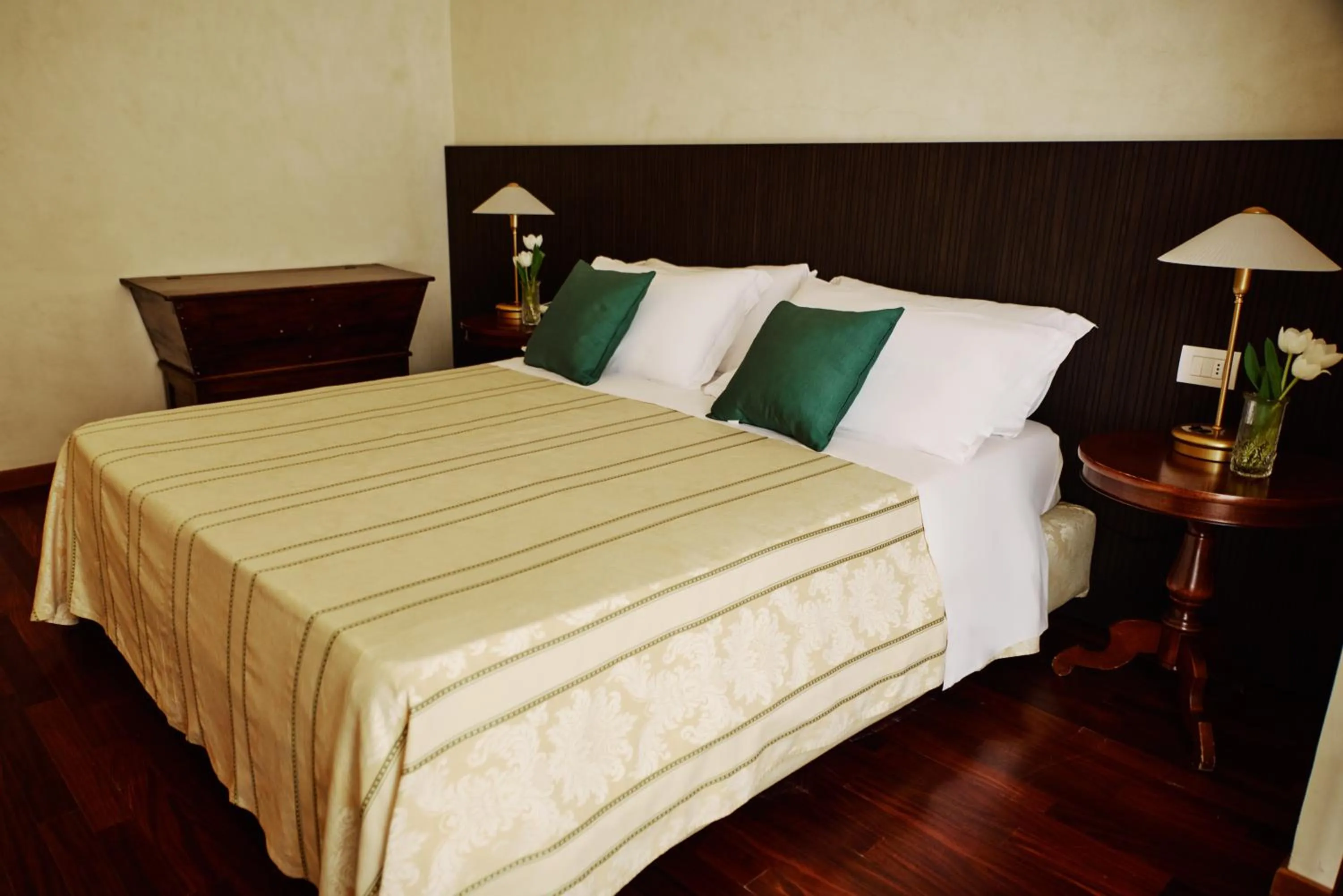 Bed in Hotel Negresco