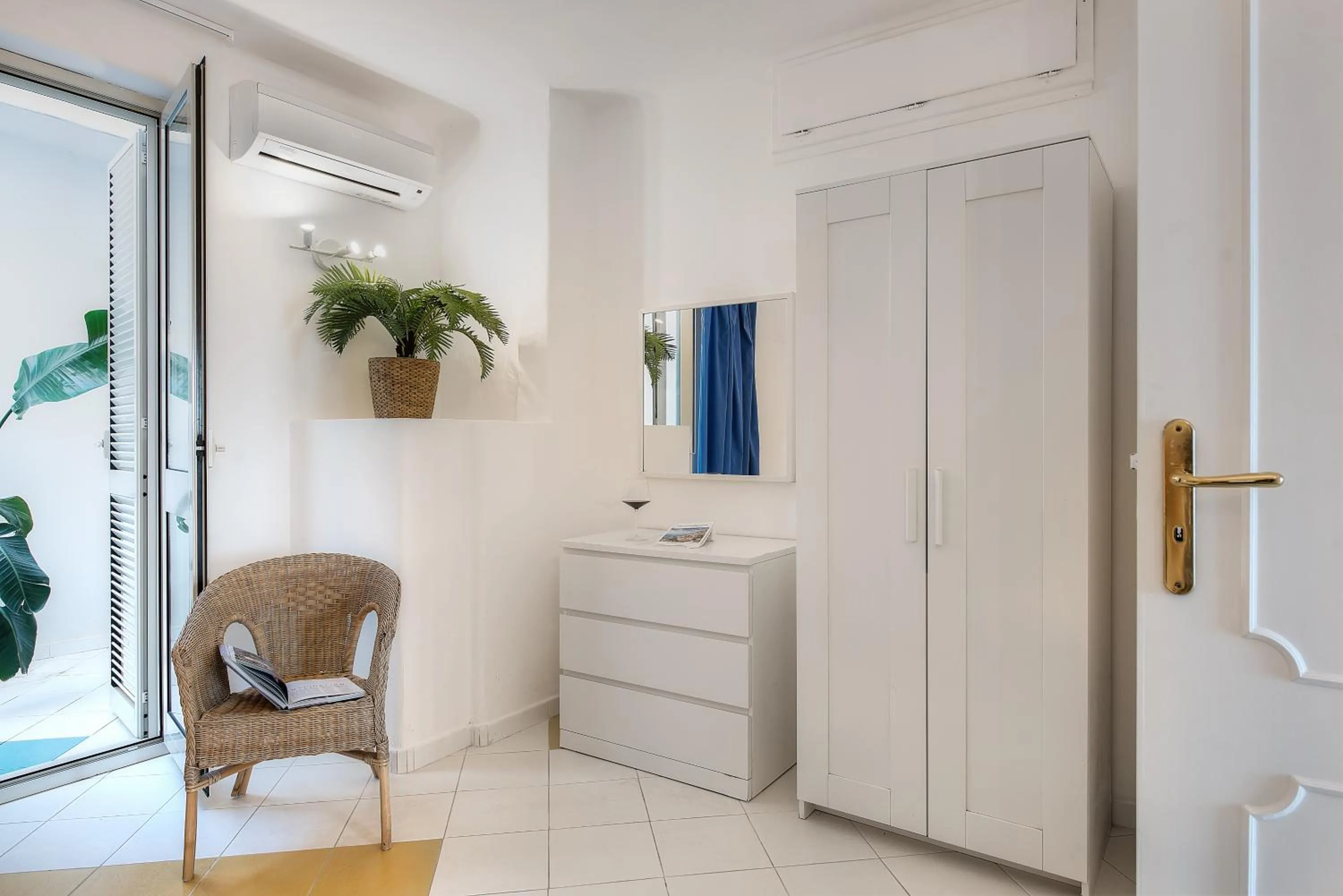 wardrobe in Gocce Di Capri Resort