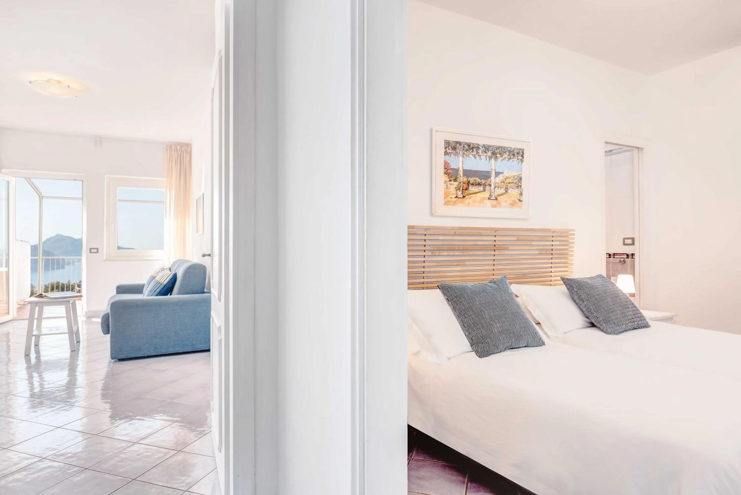 Photo of the whole room, Bed in Gocce Di Capri Resort