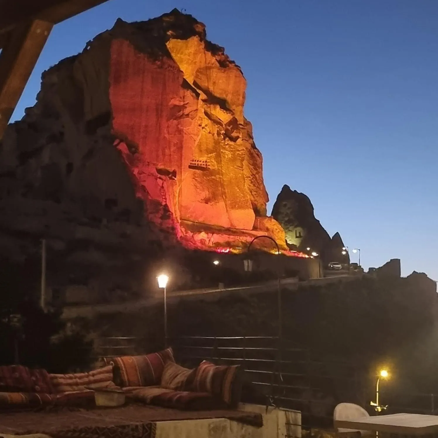 Night in Tale Cave İnn