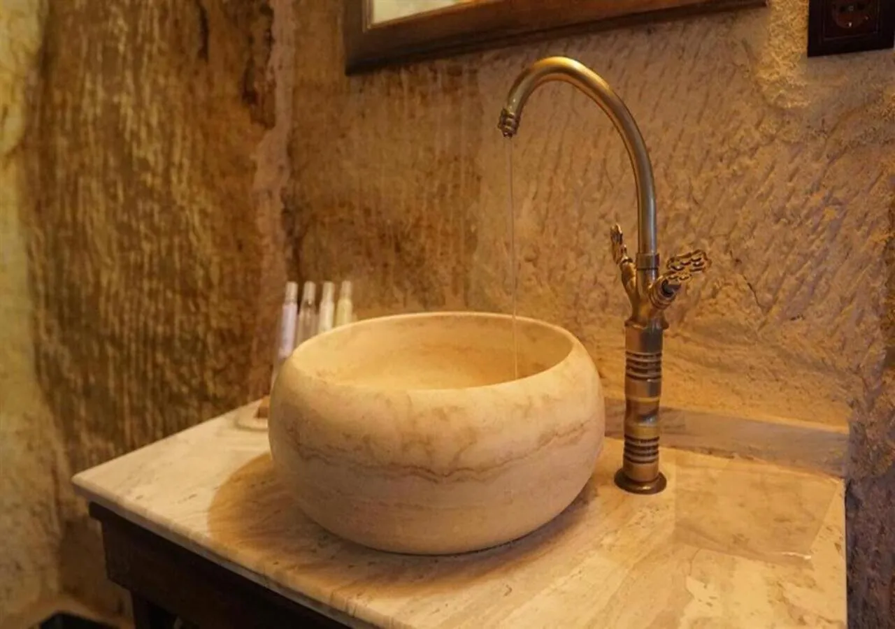 Bathroom in Tale Cave İnn