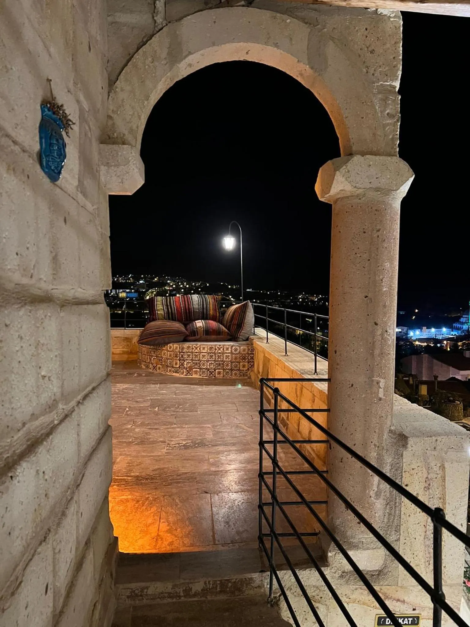 Patio in Tale Cave İnn