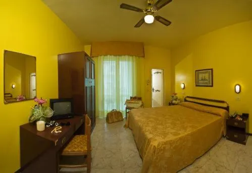 Photo of the whole room in Hotel Maremonti