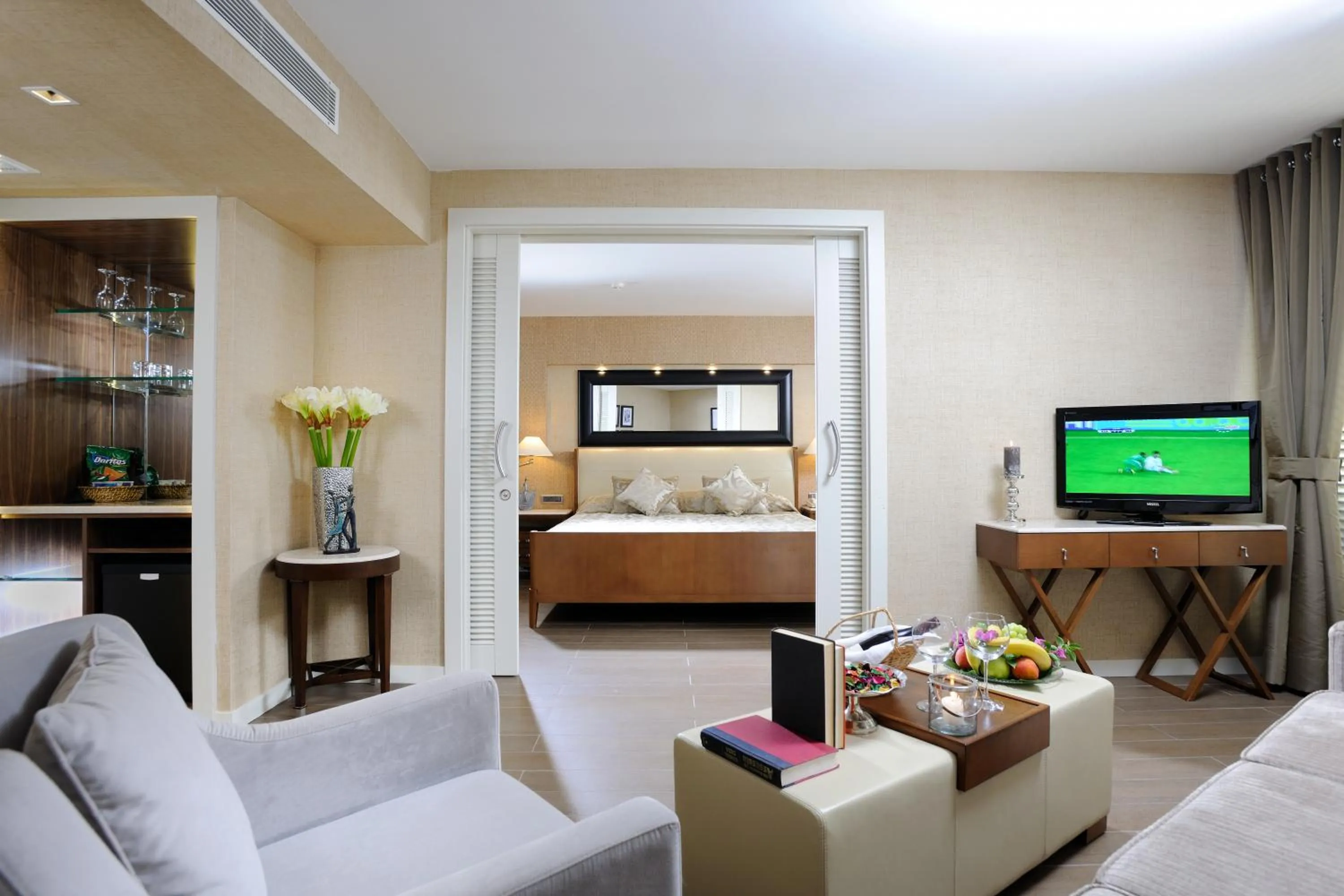 Living room, Bed in Elegance Hotels International Marmaris
