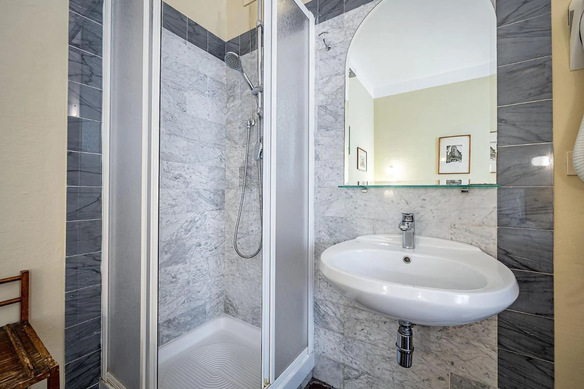 Shower in Bellevue House Affittacamere