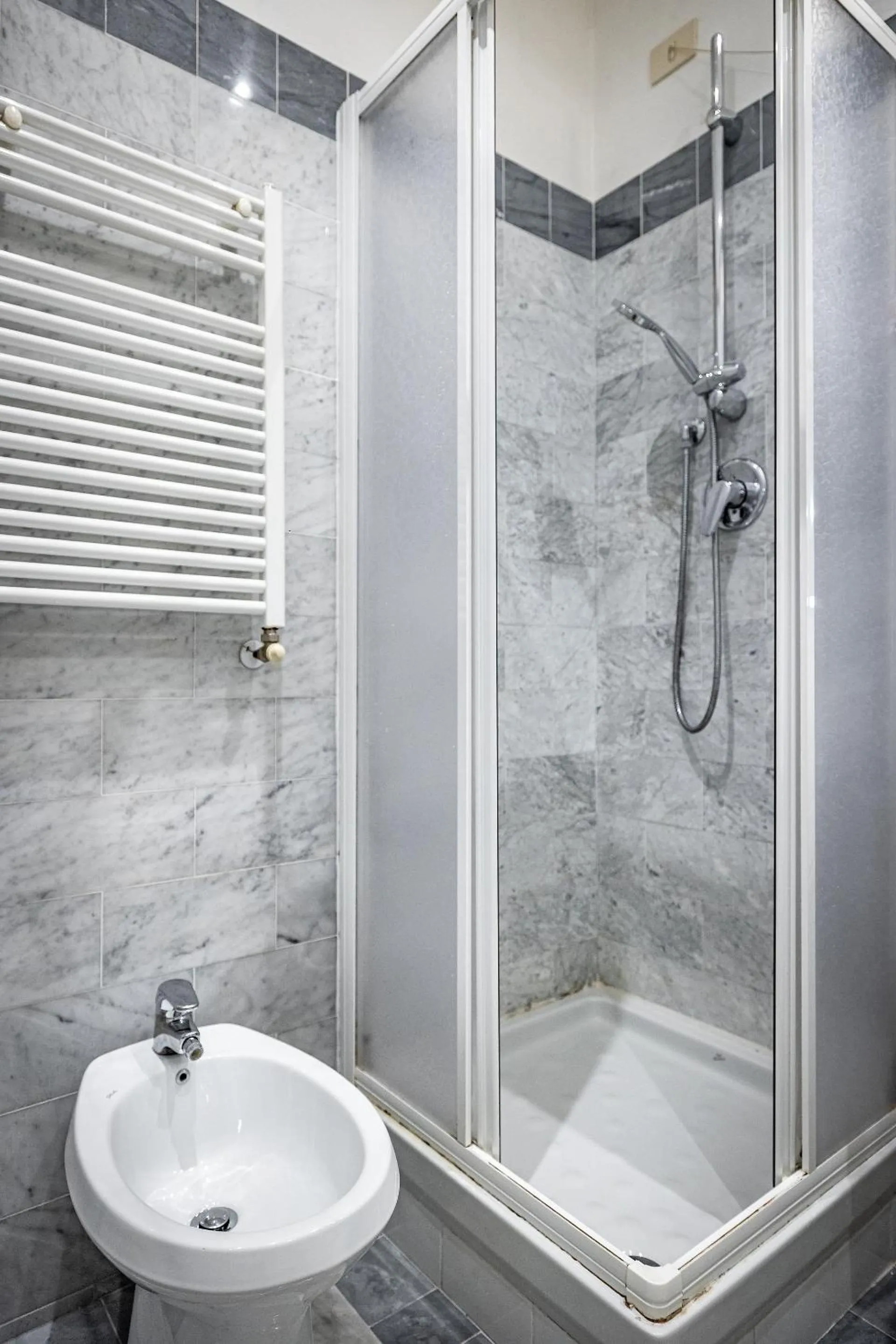 Shower in Bellevue House Affittacamere