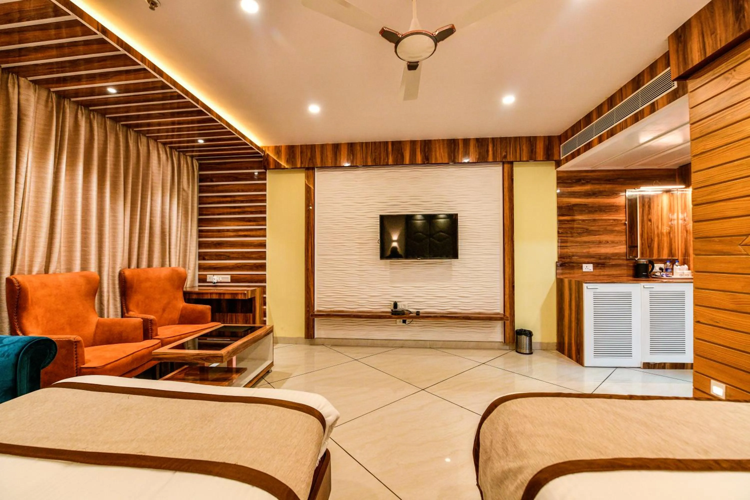 TV and multimedia in Hotel RJ