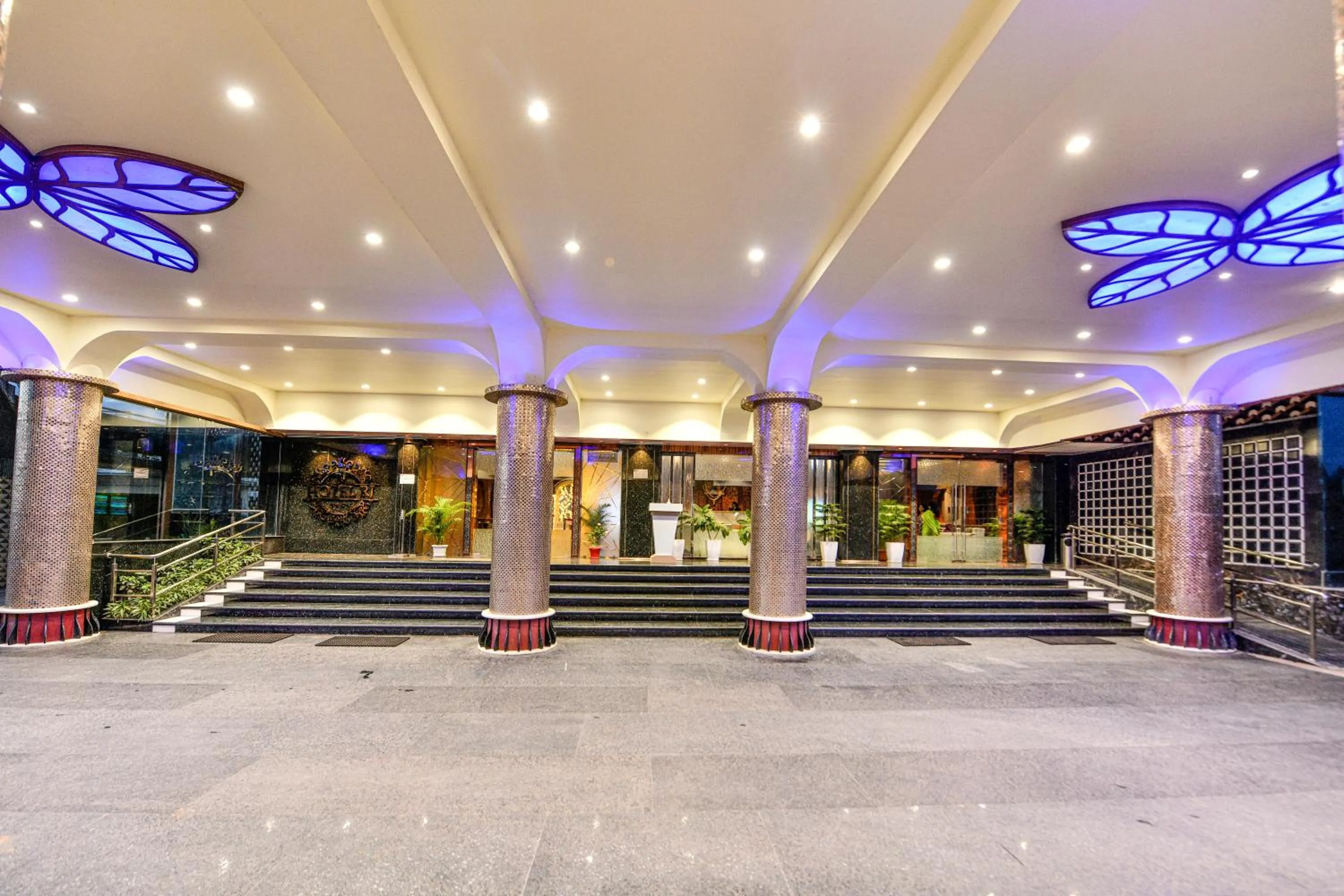 Facade/entrance in Hotel RJ