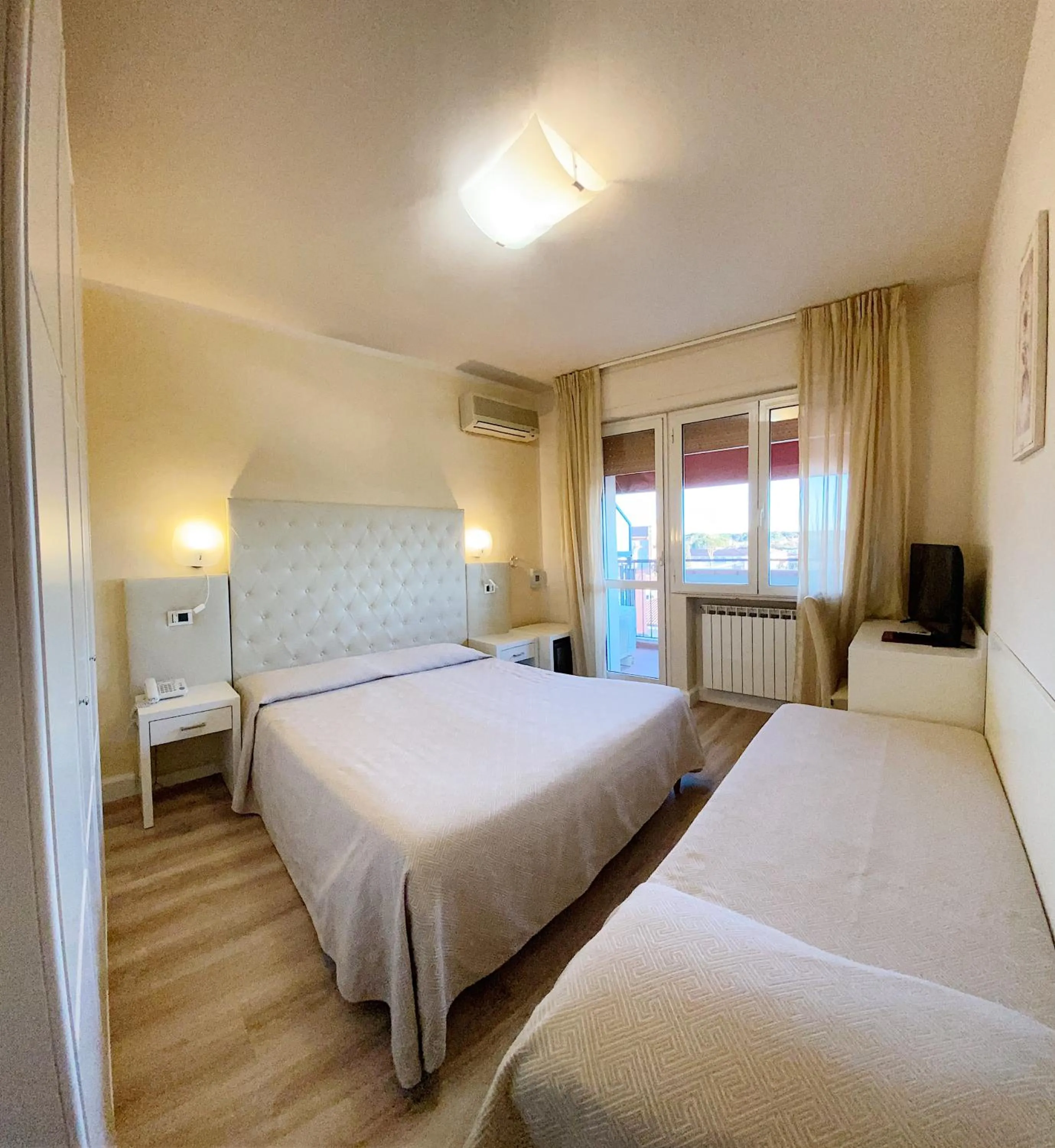 Photo of the whole room, Bed in Hotel Nuova Sabrina