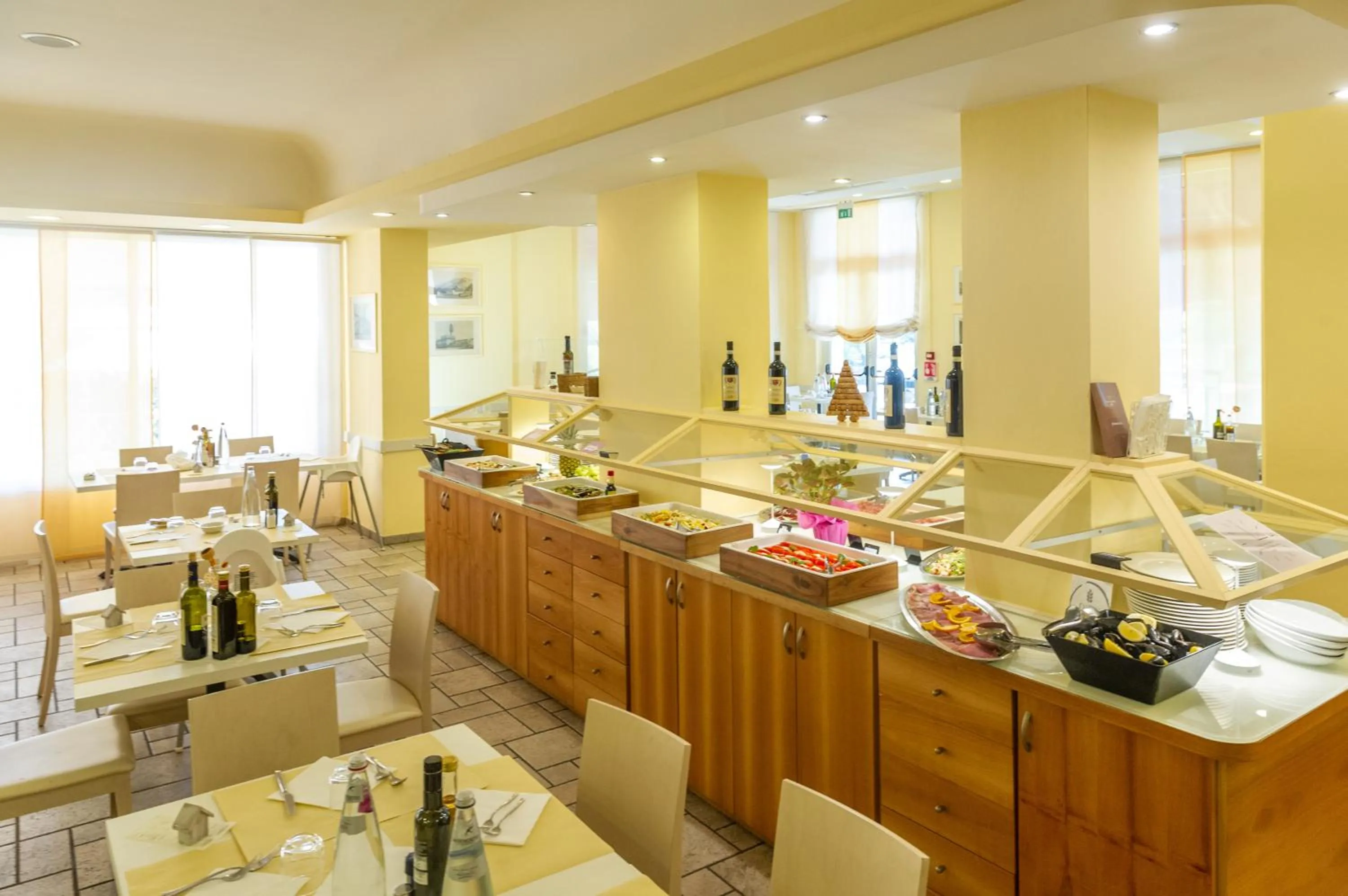 Restaurant/places to eat in Hotel Nuova Sabrina