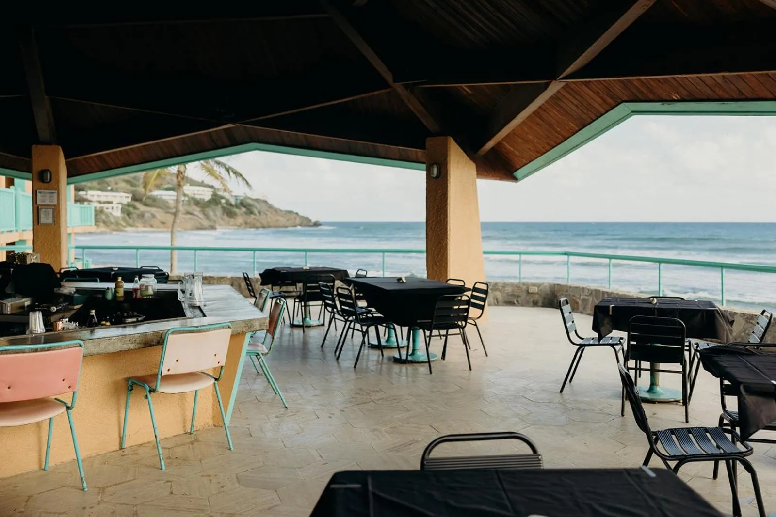 Restaurant/places to eat in Grapetree Bay Hotel and Villas