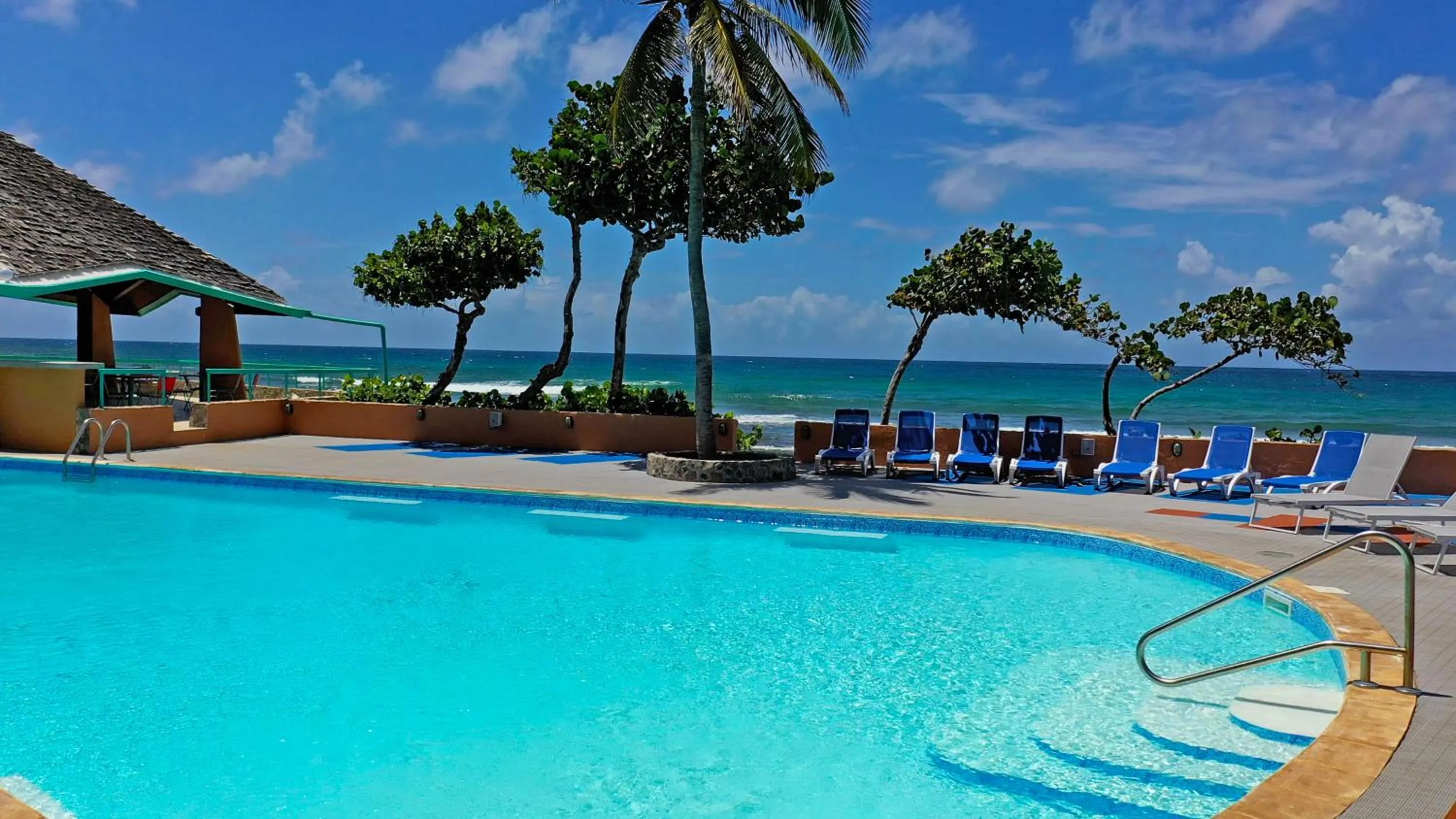 Swimming pool in Grapetree Bay Hotel and Villas