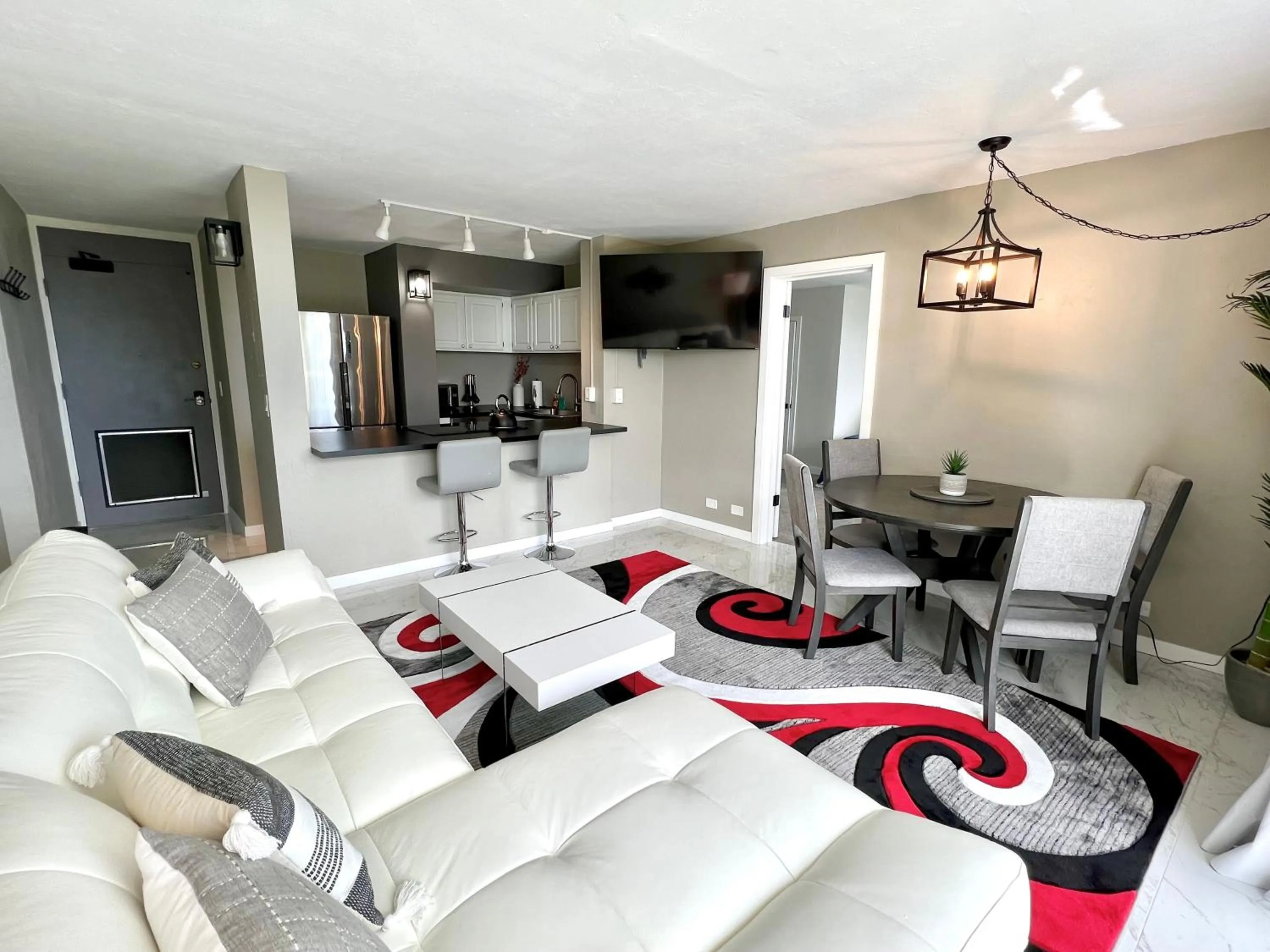 Stunning Views Best location in Hilo 2BR modern Condo